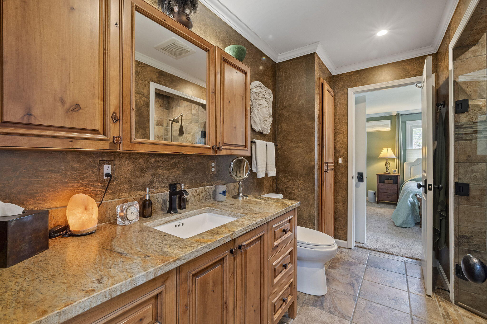 1860 Winifred Street