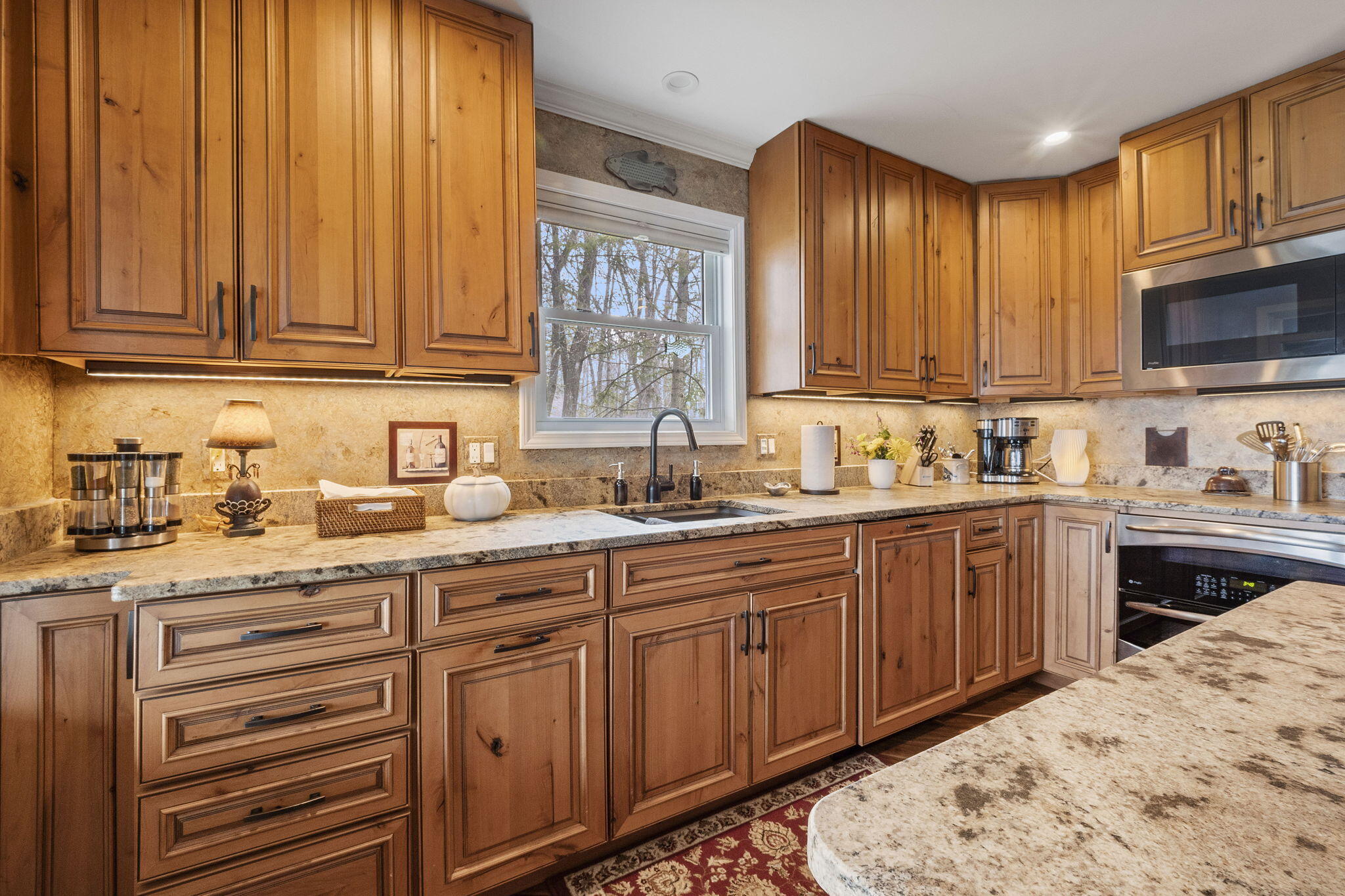 1860 Winifred Street