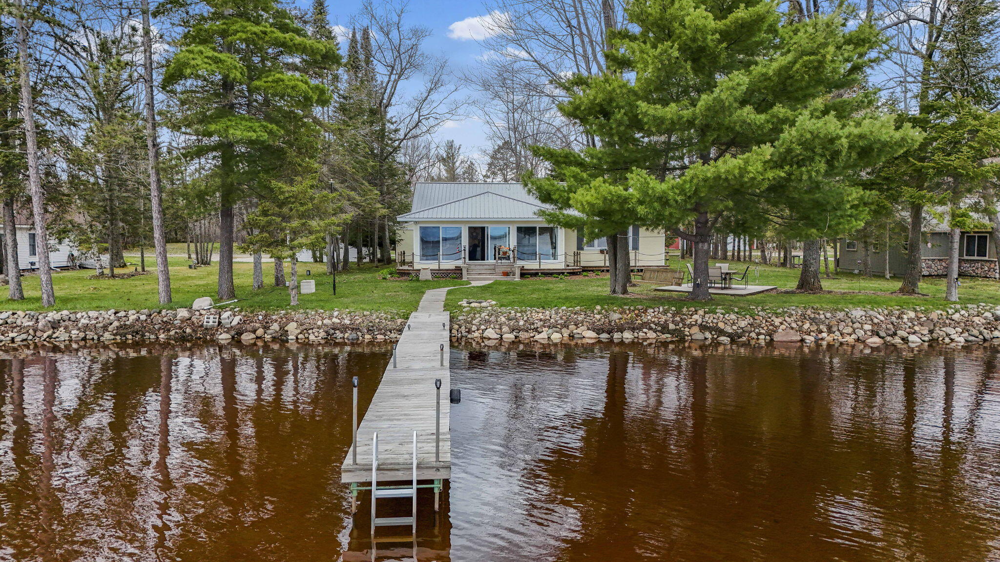 1860 Winifred Street