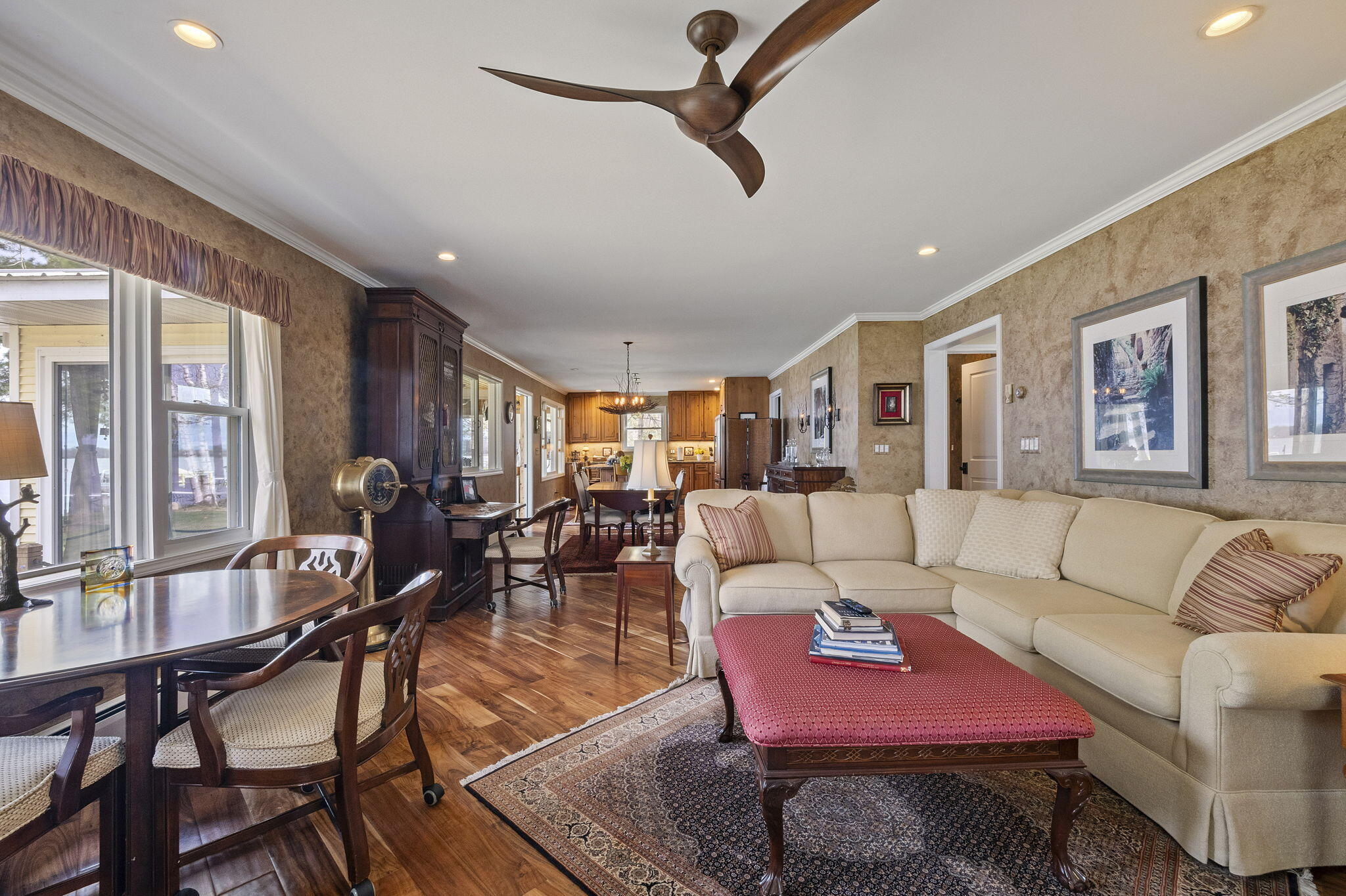 1860 Winifred Street