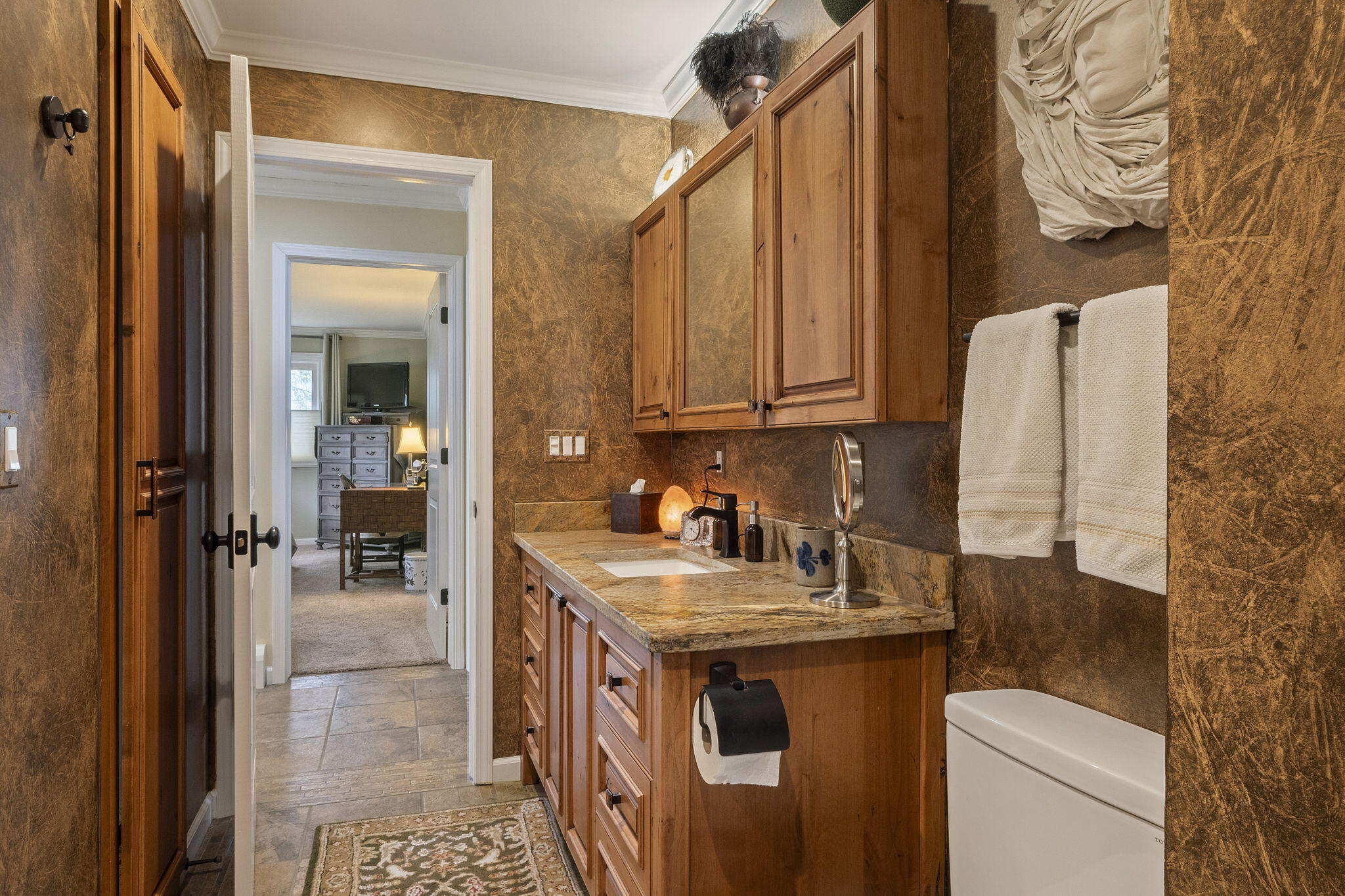 1860 Winifred Street