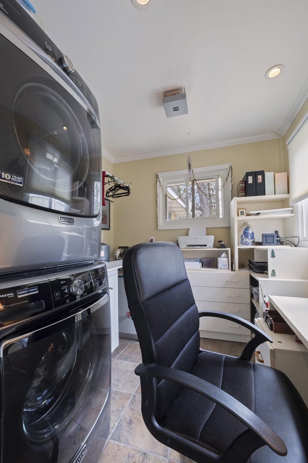 1860 Winifred Street