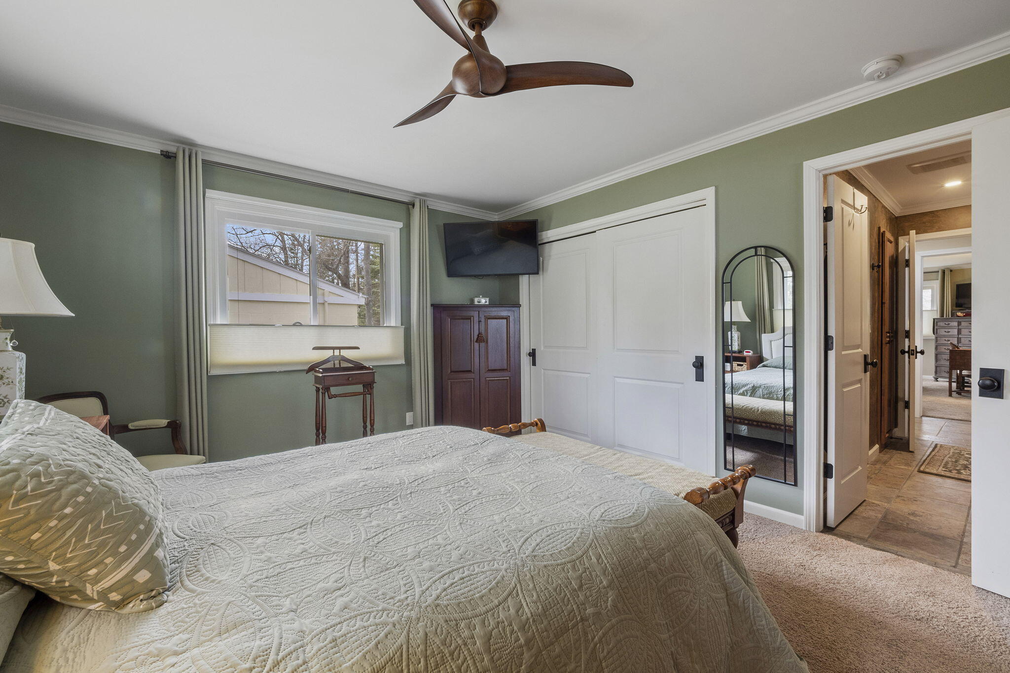 1860 Winifred Street