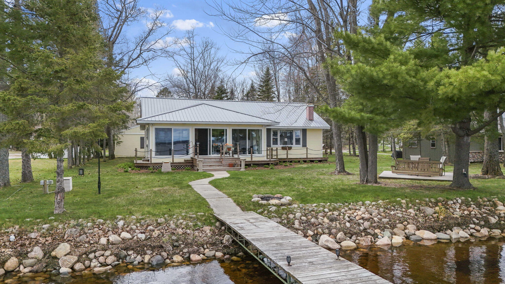 1860 Winifred Street