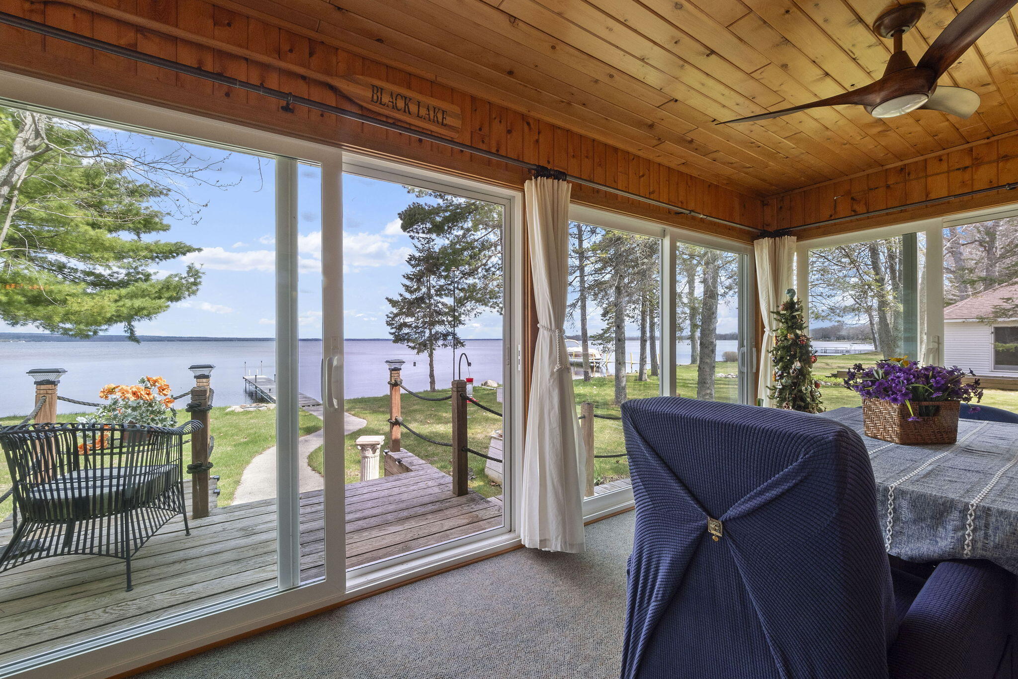 1860 Winifred Street