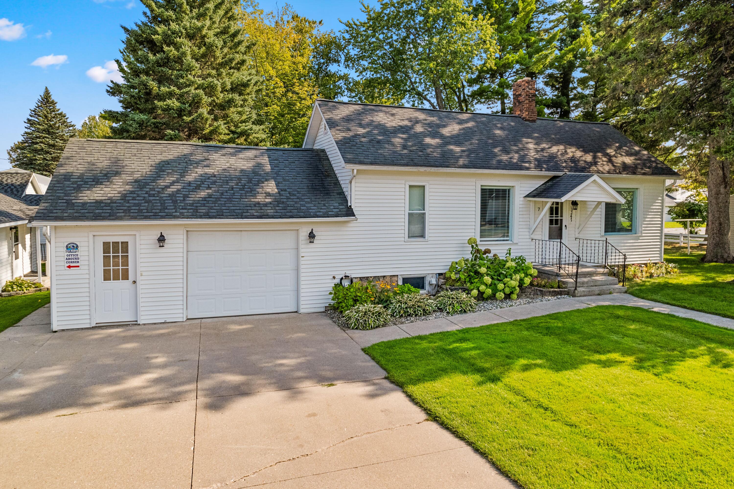 3247 Club Road