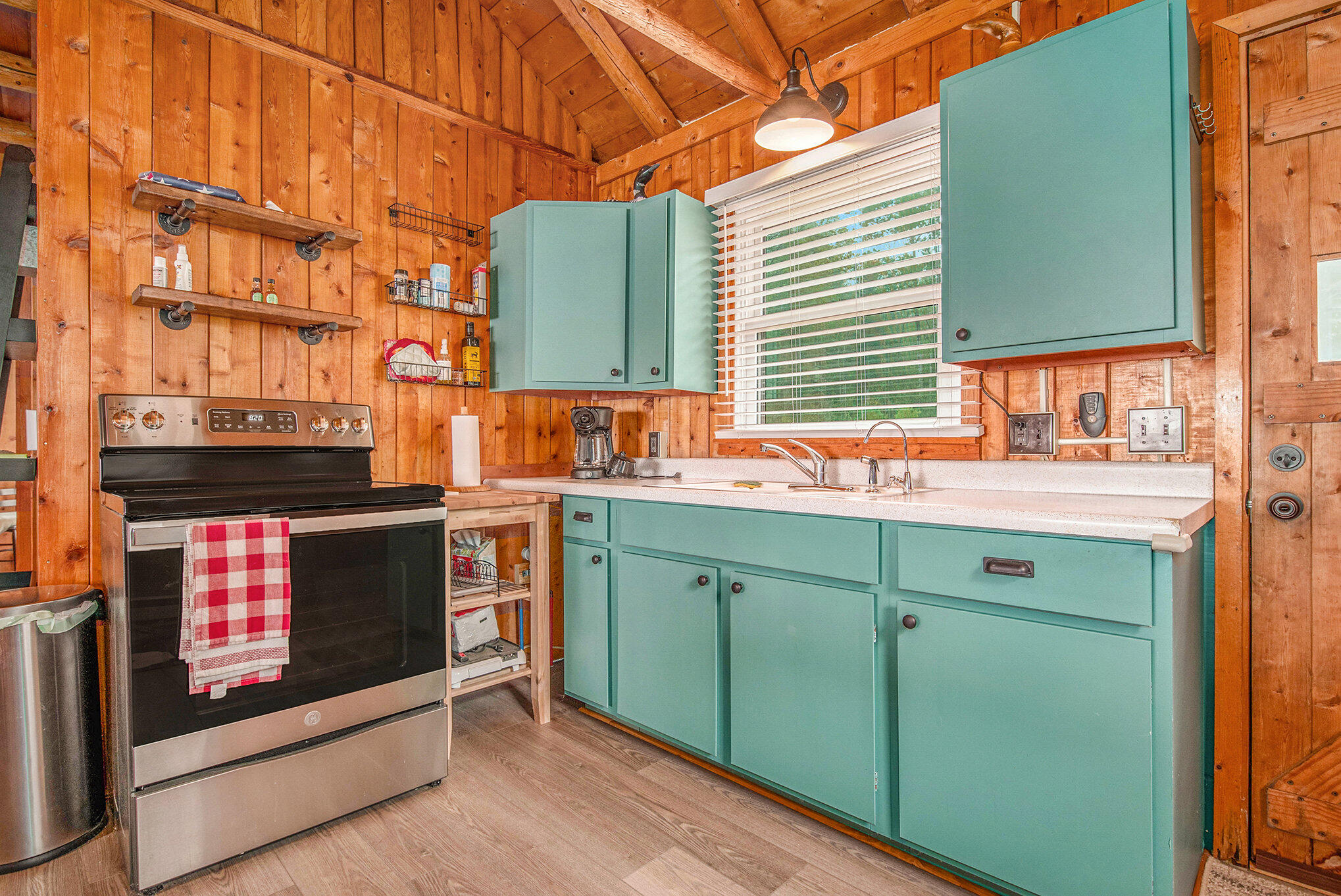 9460 Silver Strand Road