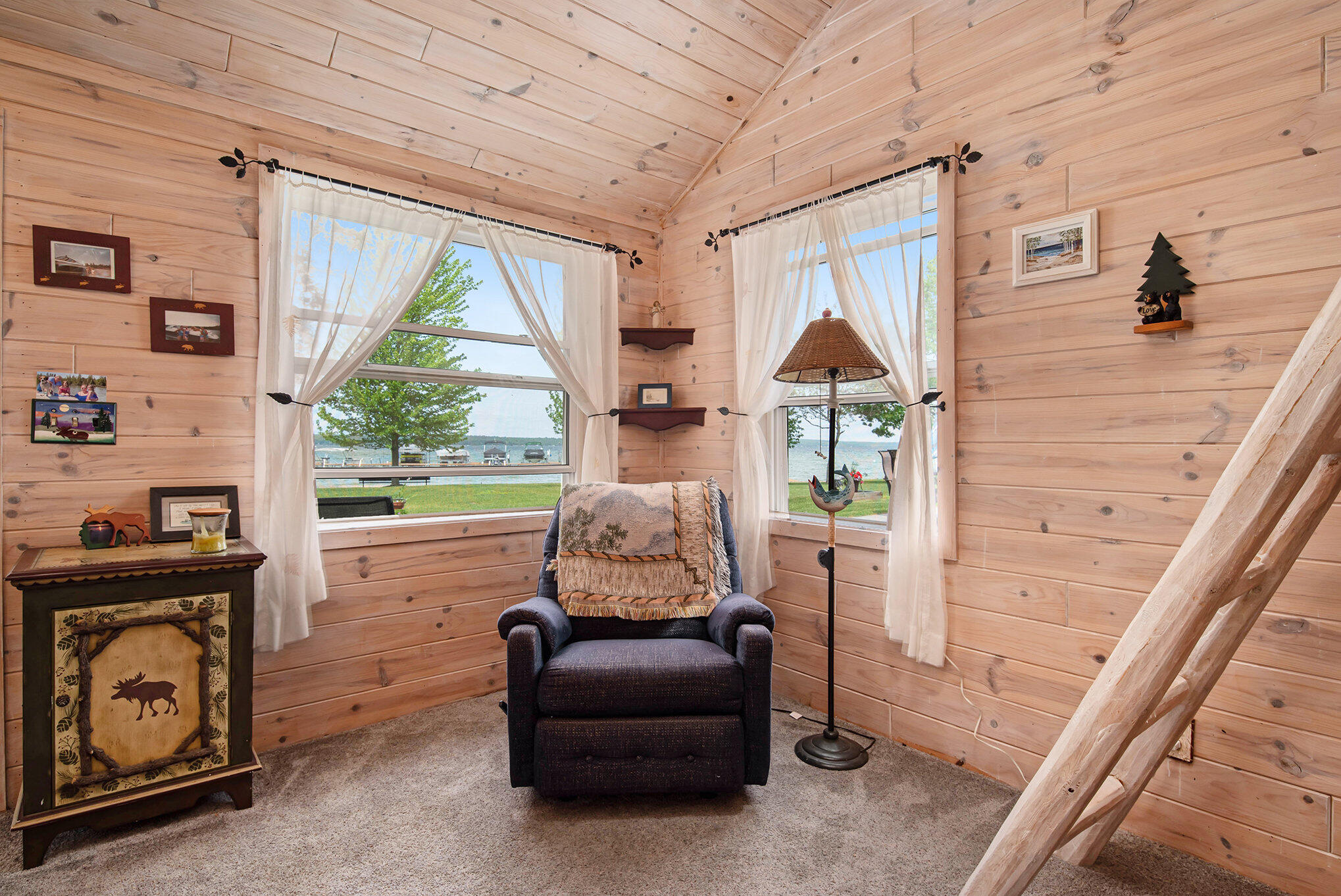 7104 Arrowhead Shores