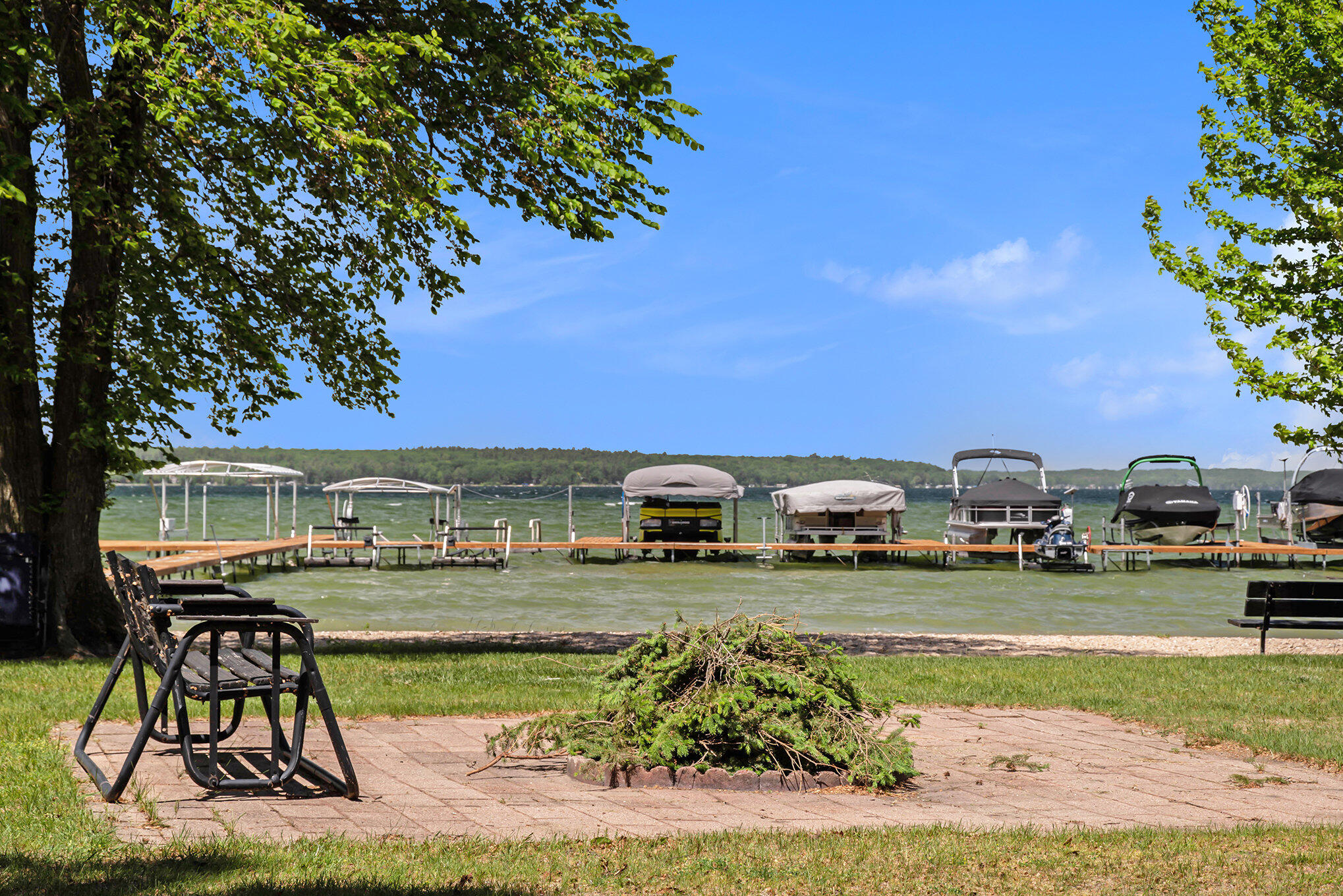 7104 Arrowhead Shores