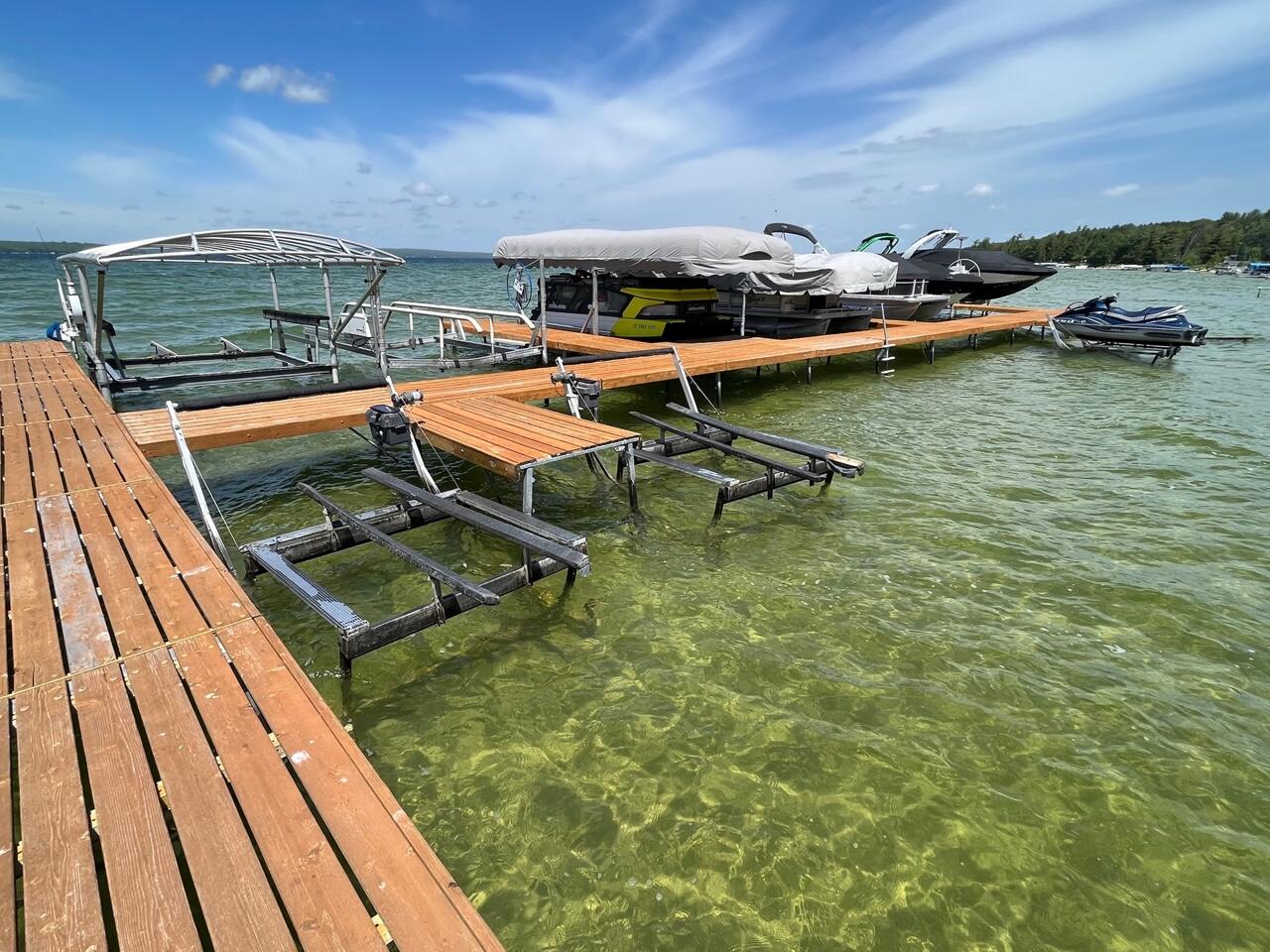 7104 Arrowhead Shores