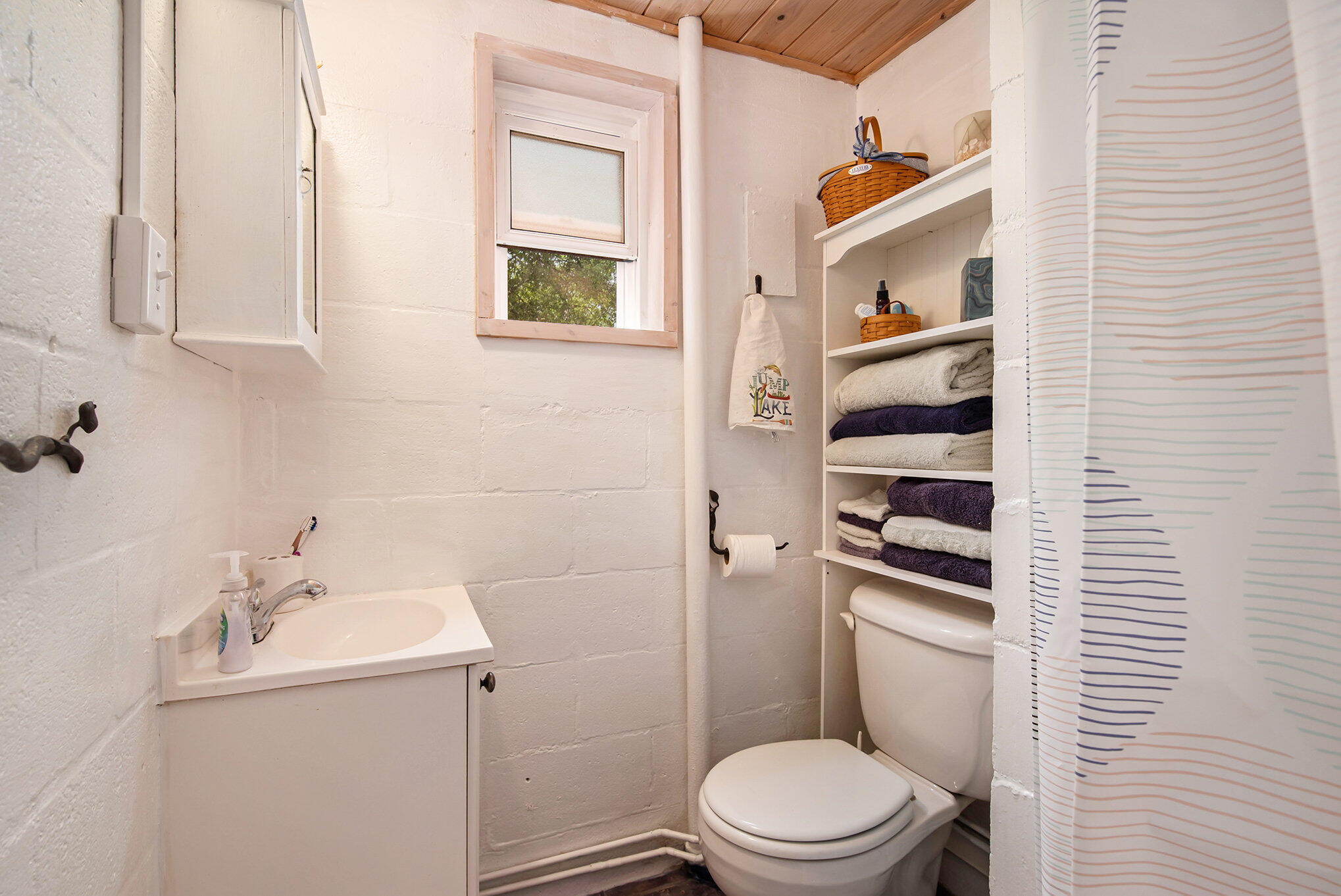 7104 Arrowhead Shores