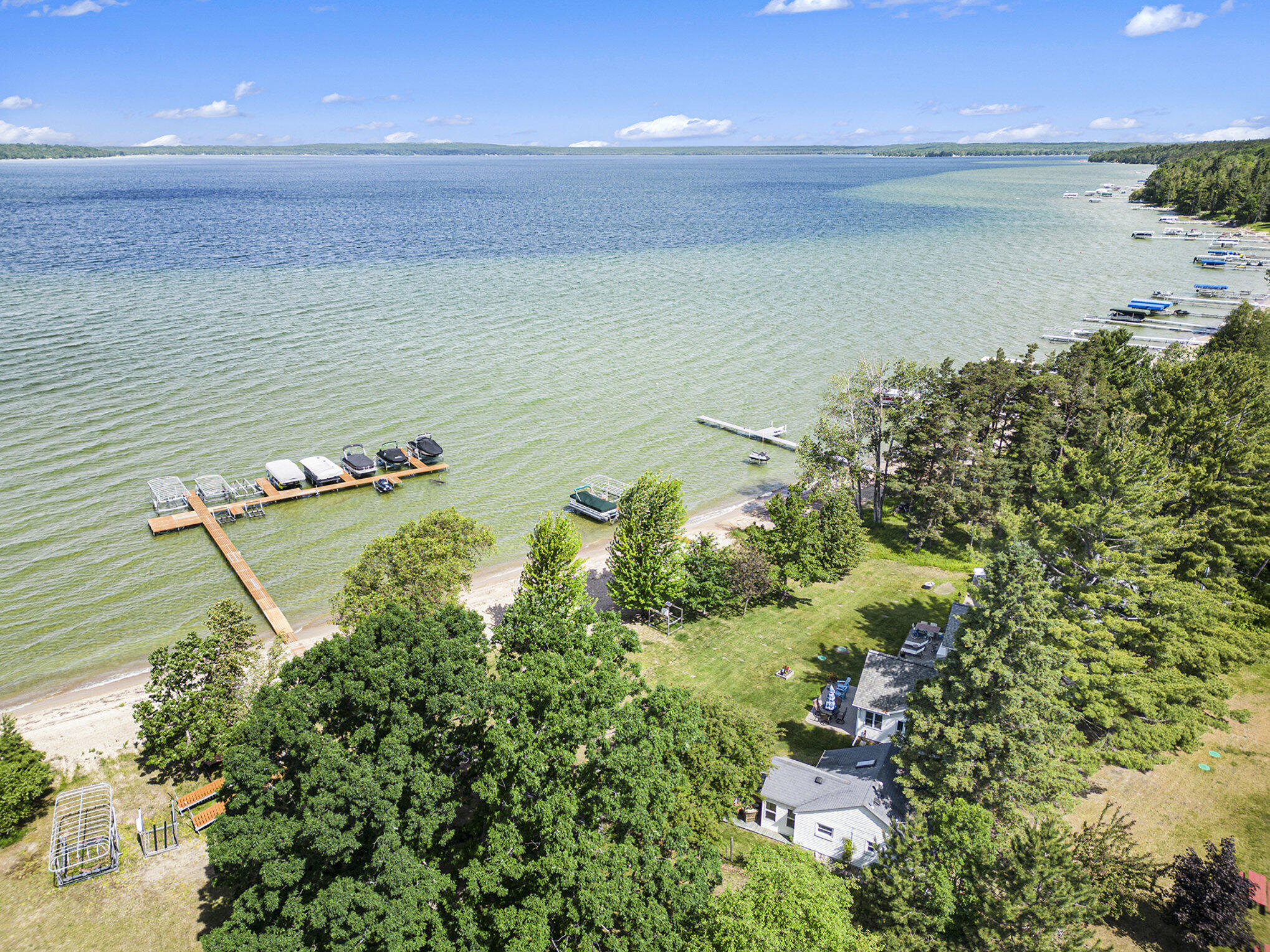 7104 Arrowhead Shores