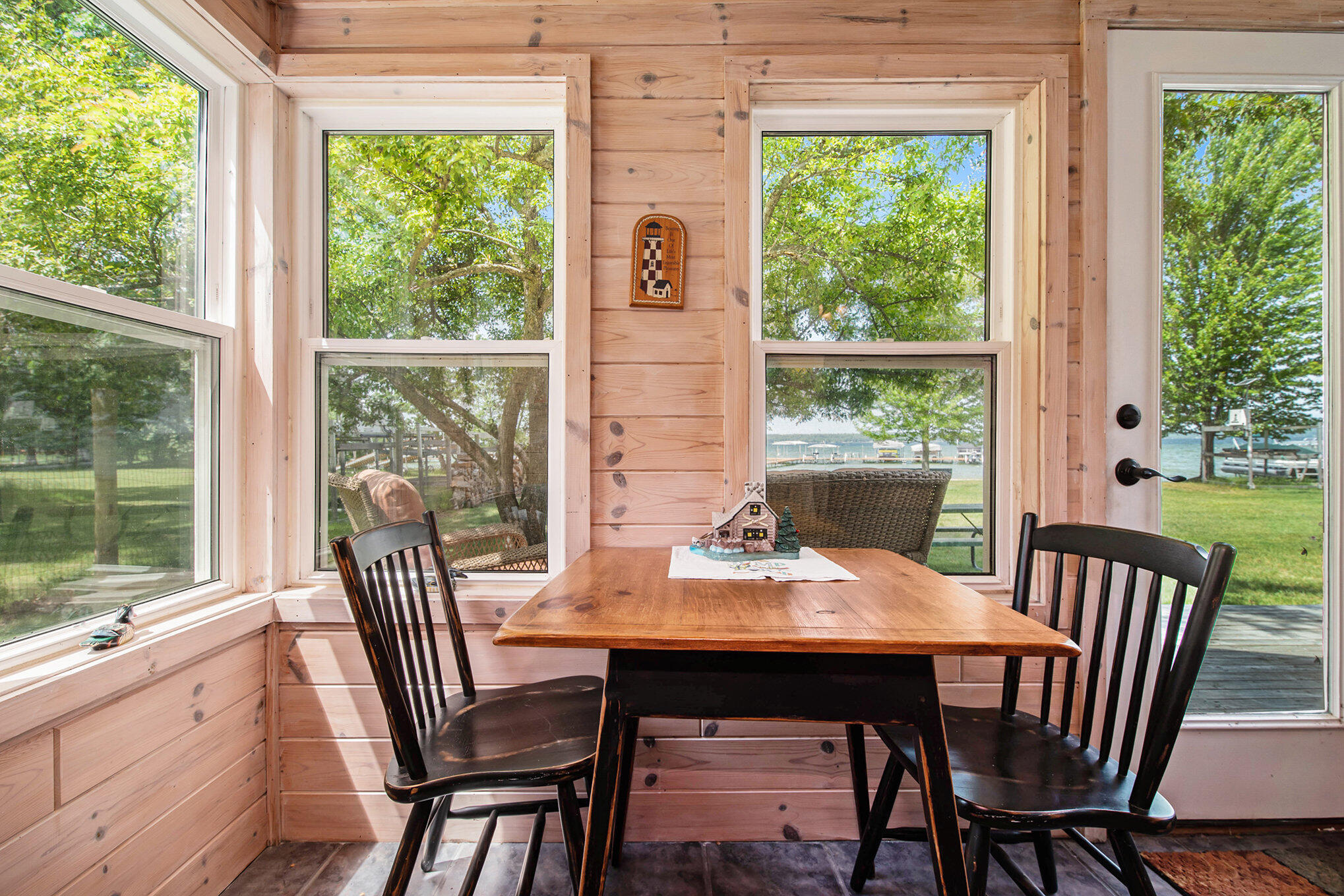 7104 Arrowhead Shores