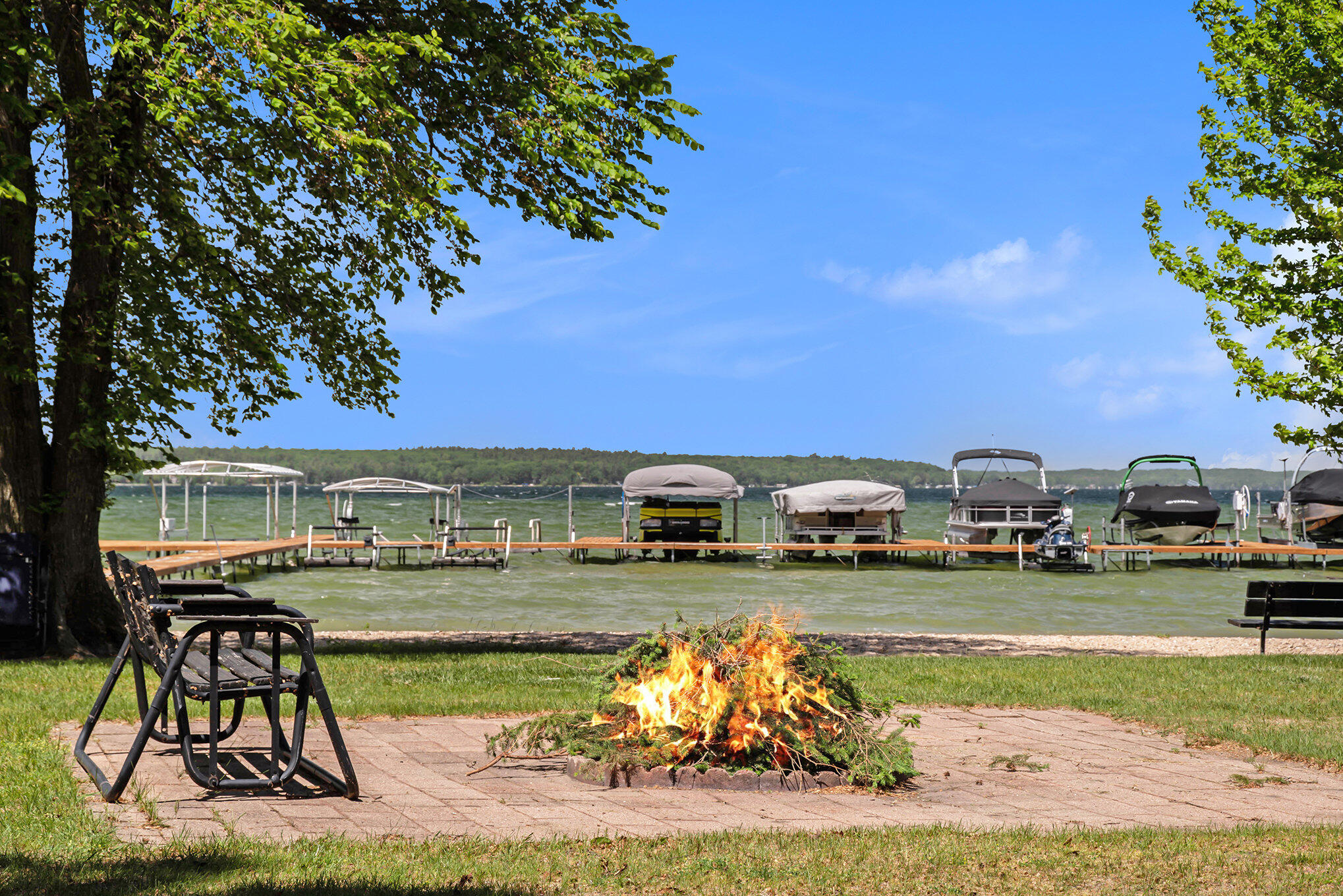 7104 Arrowhead Shores