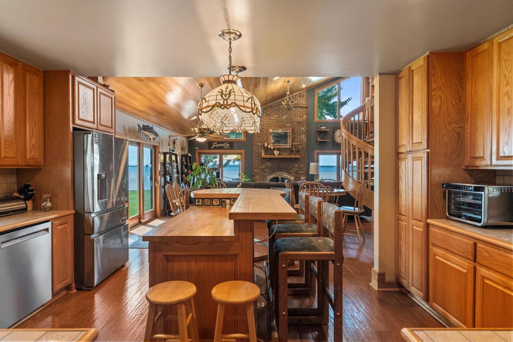 2919 Cedar Beach Lane