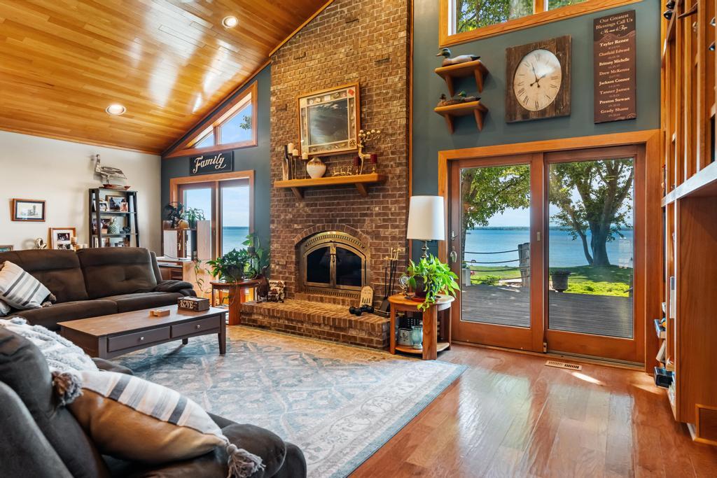 2919 Cedar Beach Lane