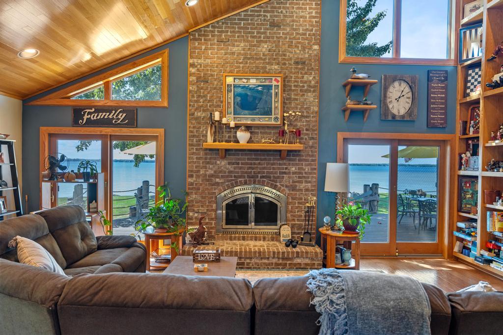 2919 Cedar Beach Lane