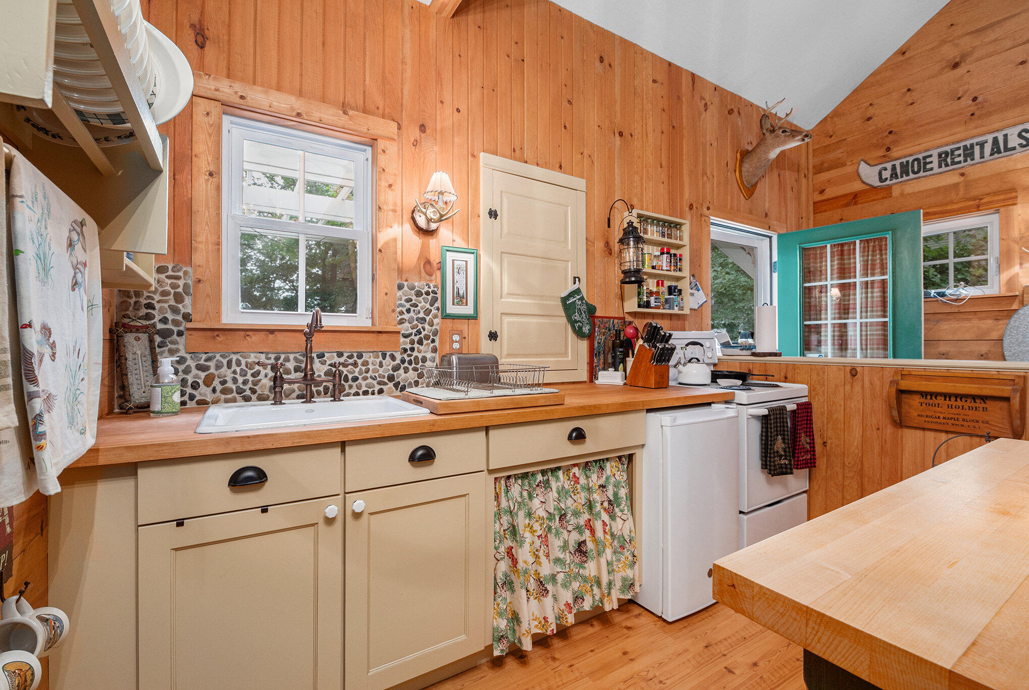 7981 Sturgeon Valley Drive