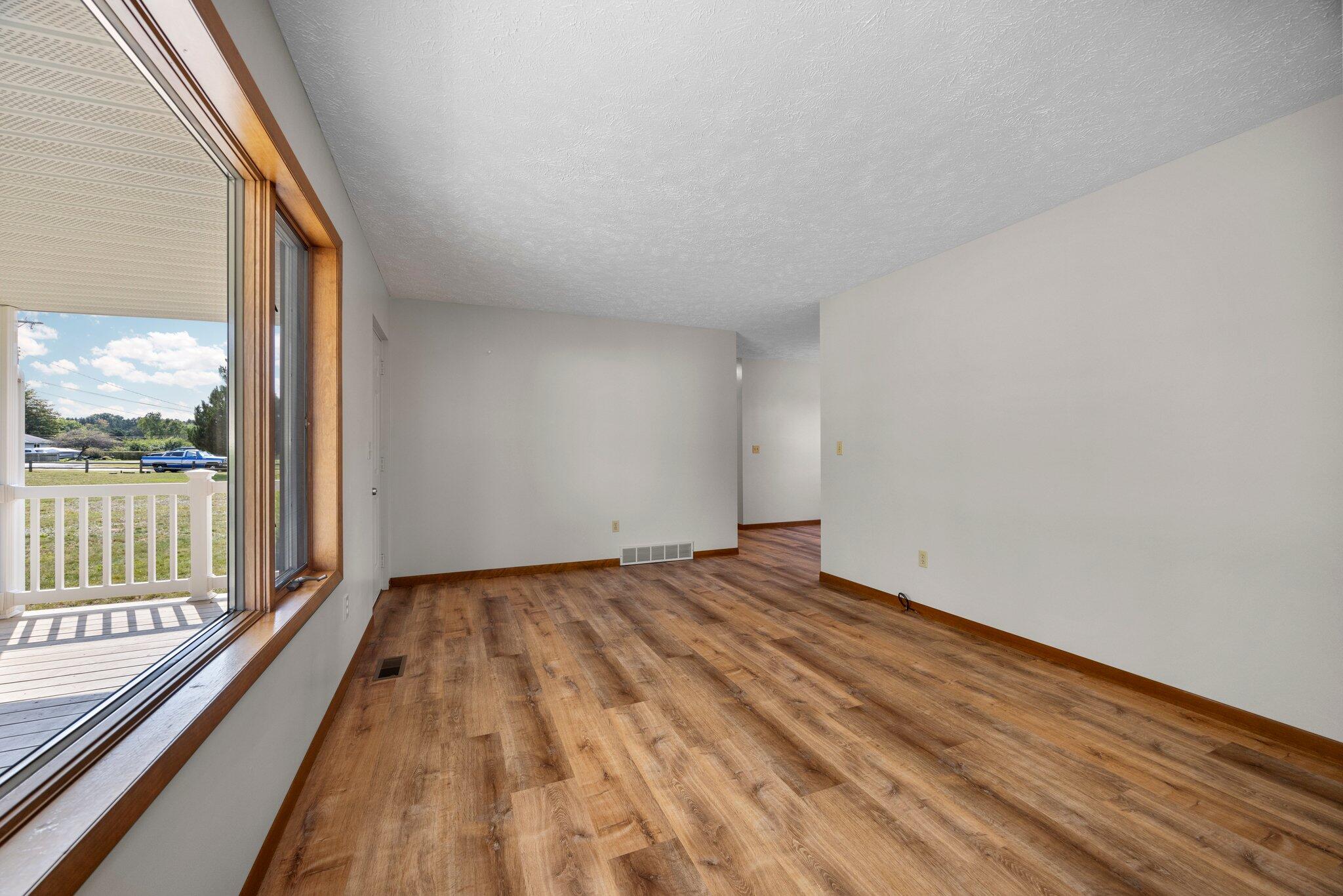 3290 Nina Road
