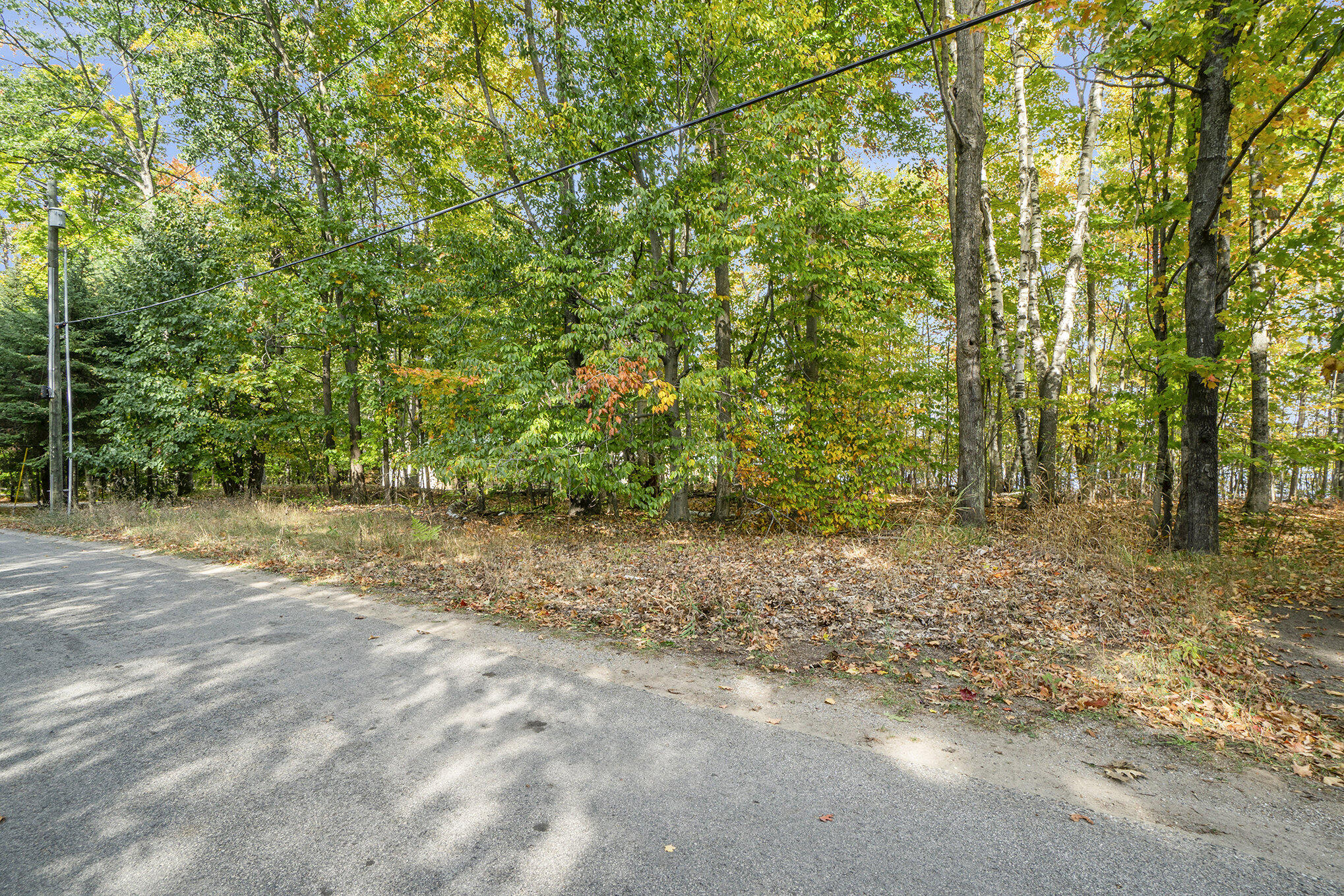 4682&4688 Hiawatha Drive