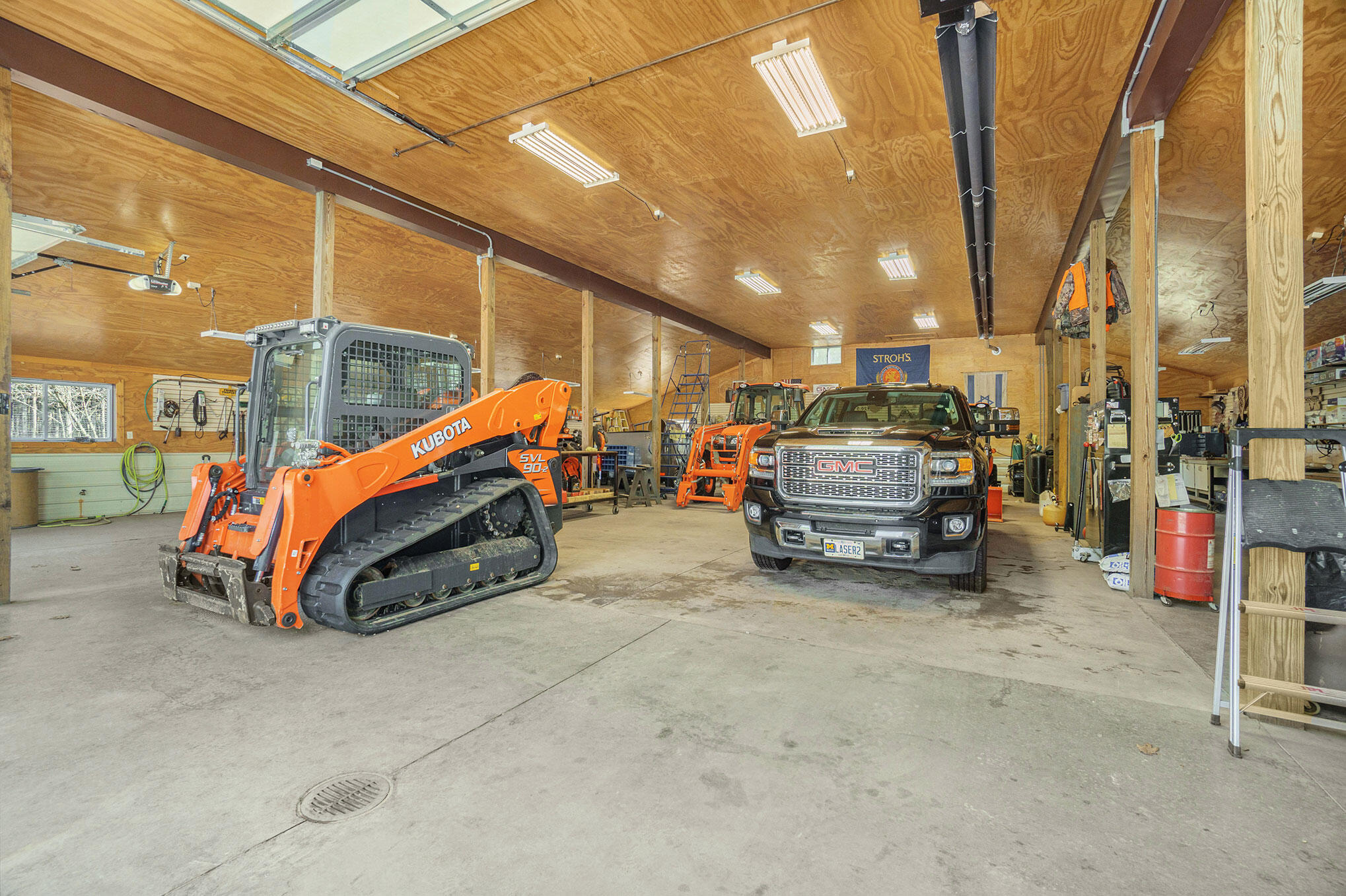 8453/8455 White Road