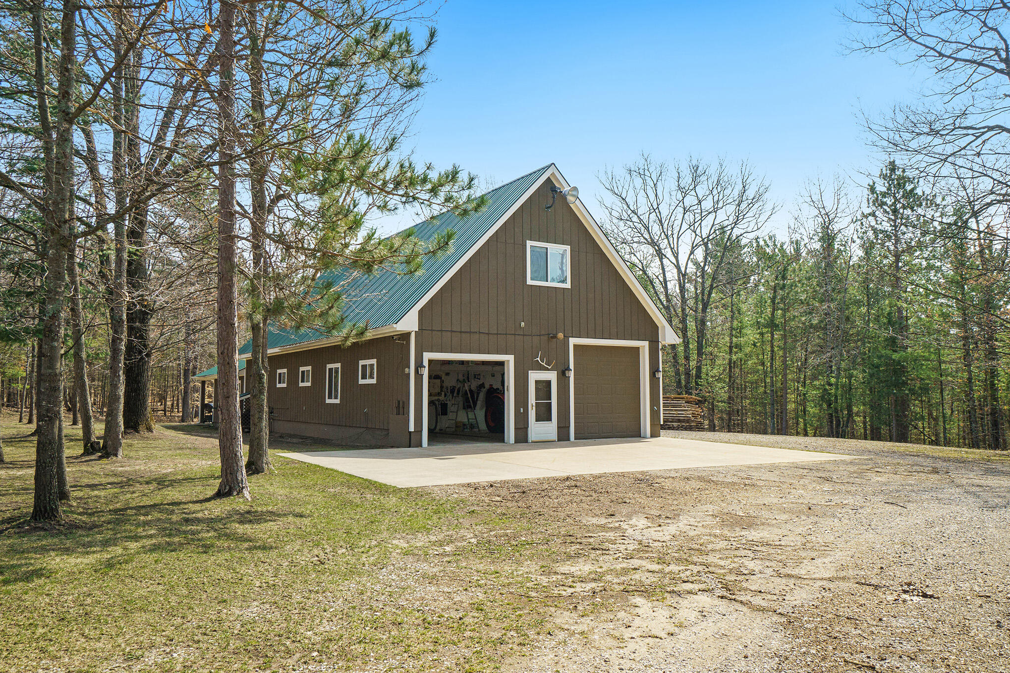 8453/8455 White Road