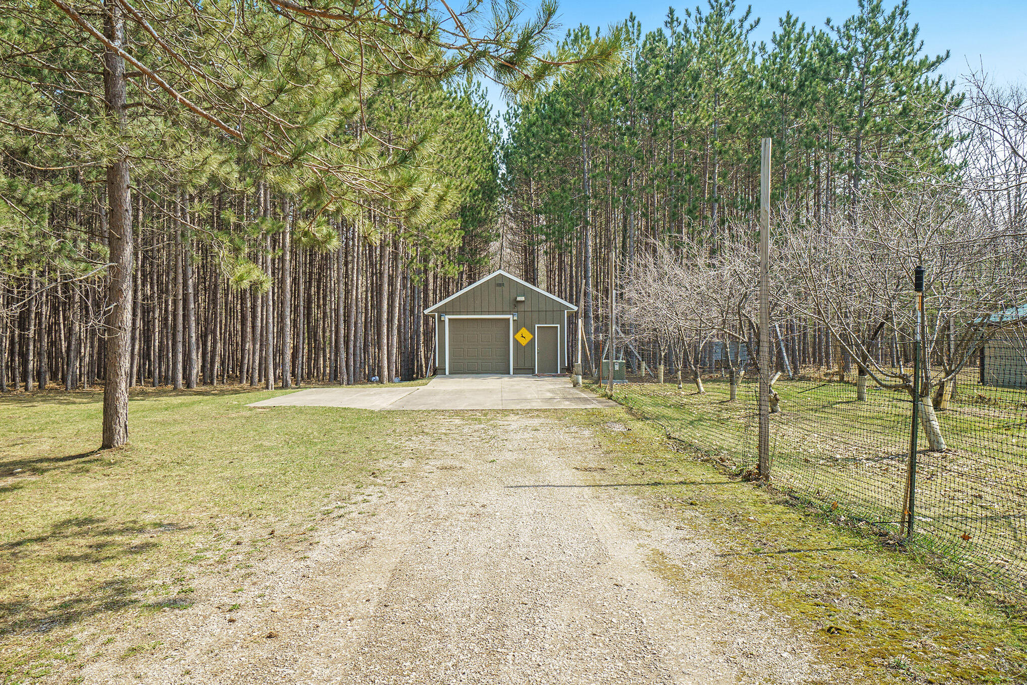 8453/8455 White Road