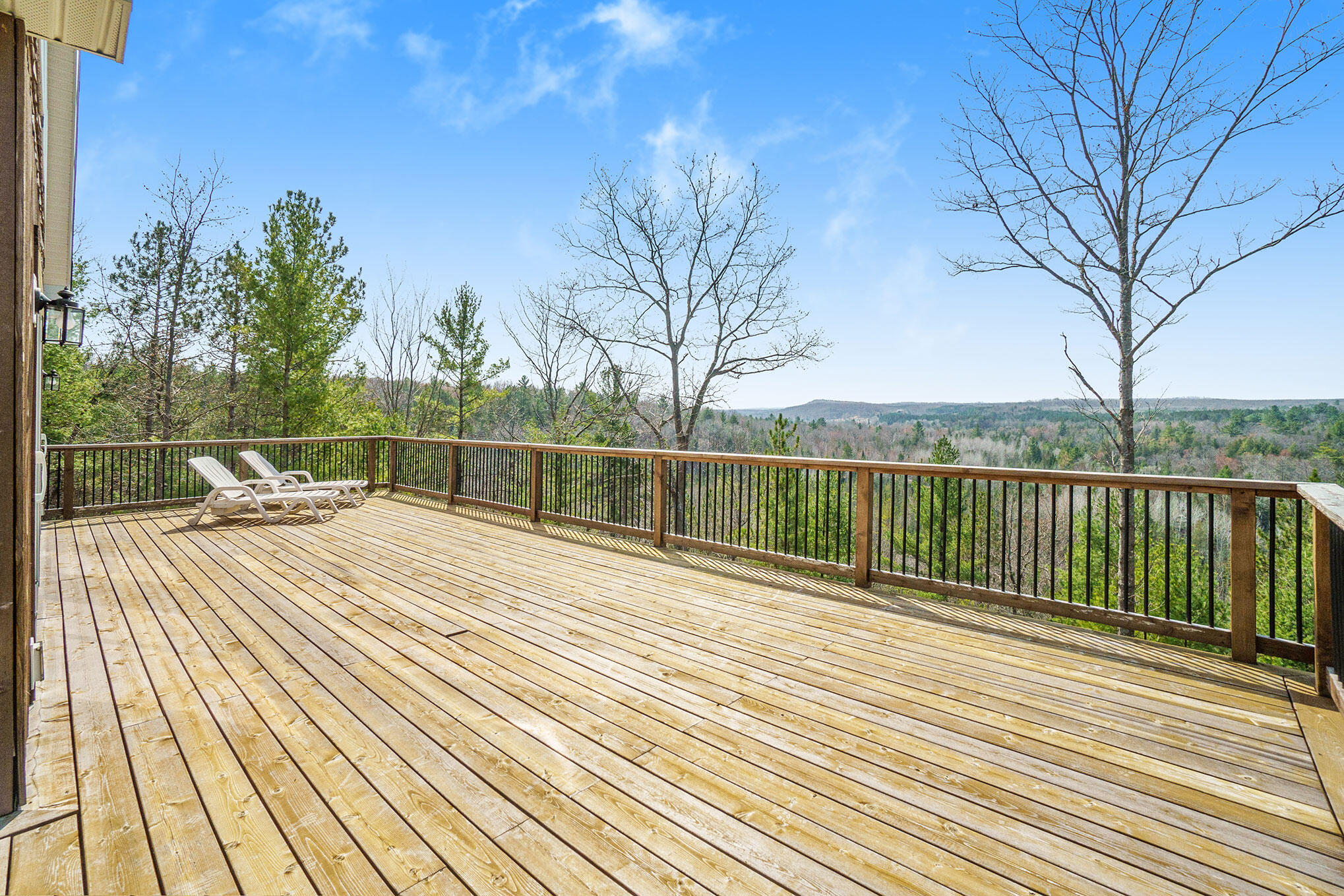 8453/8455 White Road