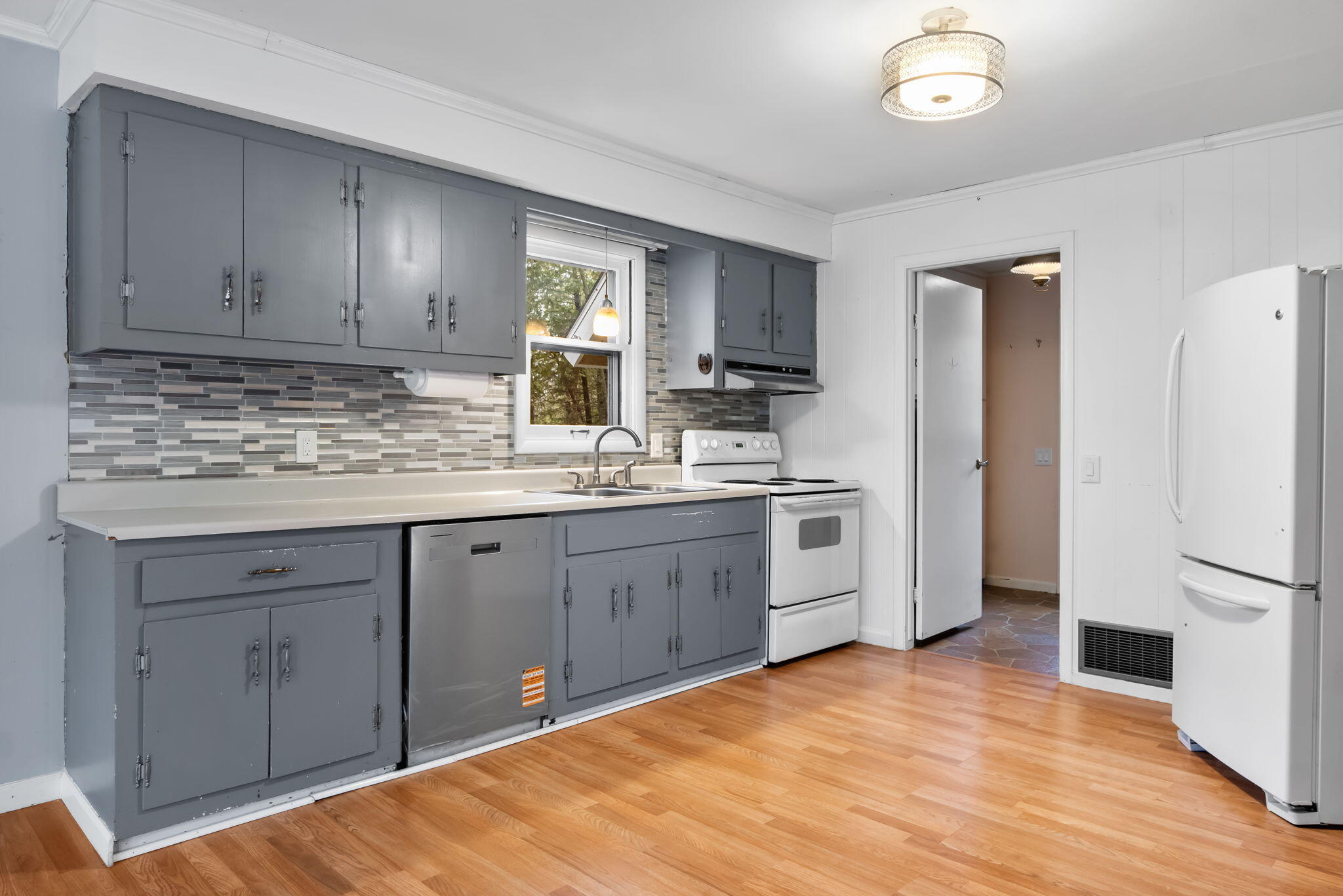 48 Sturgeon Bay Road