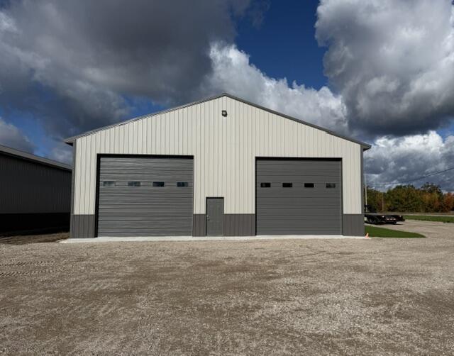 5605 Commerce Boulevard, 3