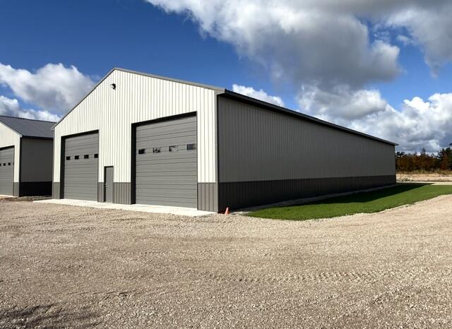 5605 Commerce Boulevard, 3