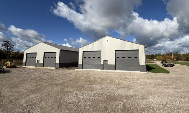 5605 Commerce Boulevard, 3