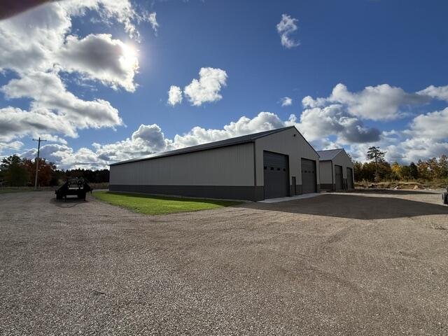 5605 Commerce Boulevard, 3