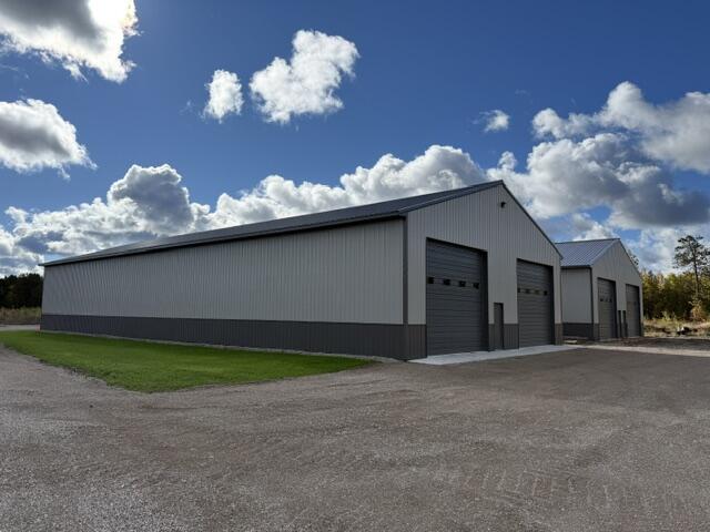 5605 Commerce Boulevard, 3