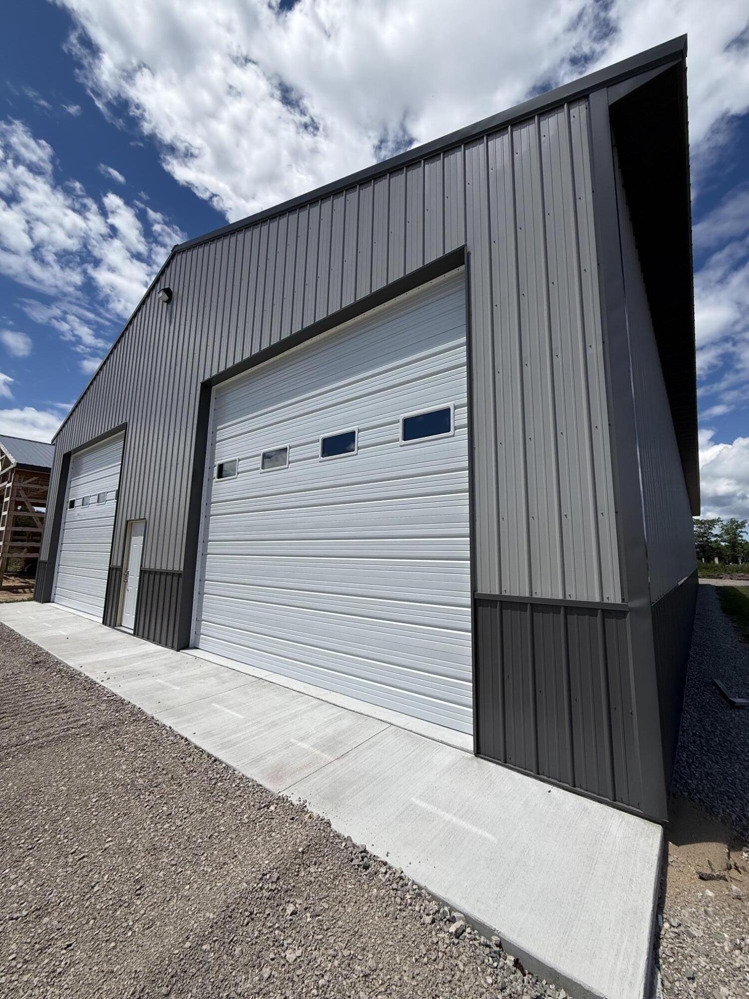 5605 Commerce Boulevard, 3