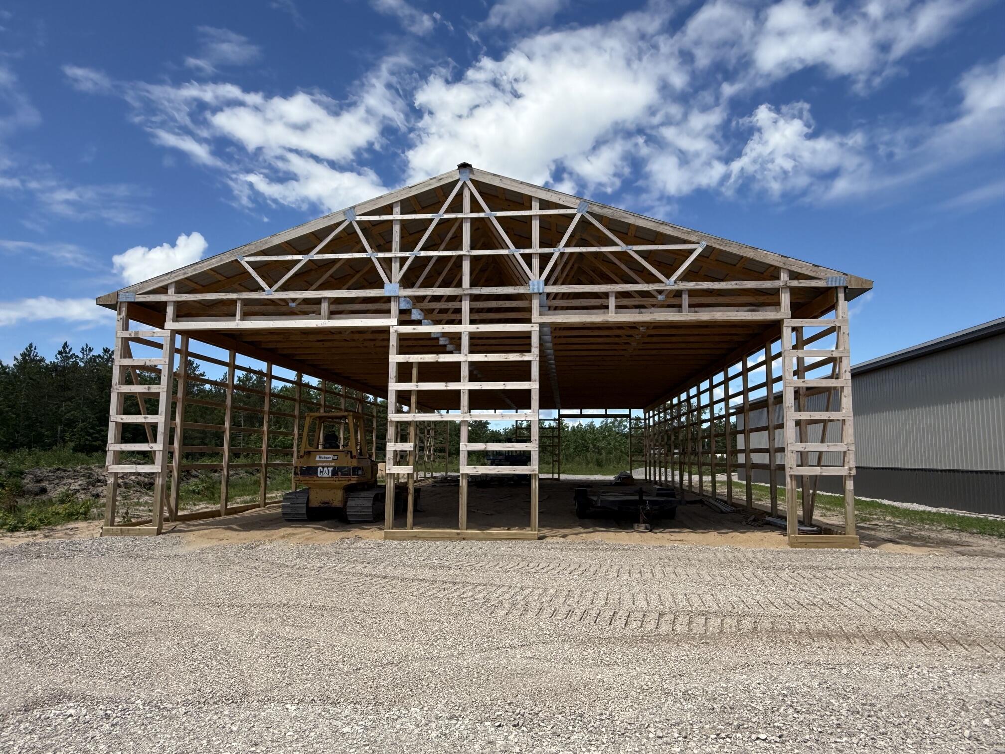 5605 Commerce Boulevard, 3