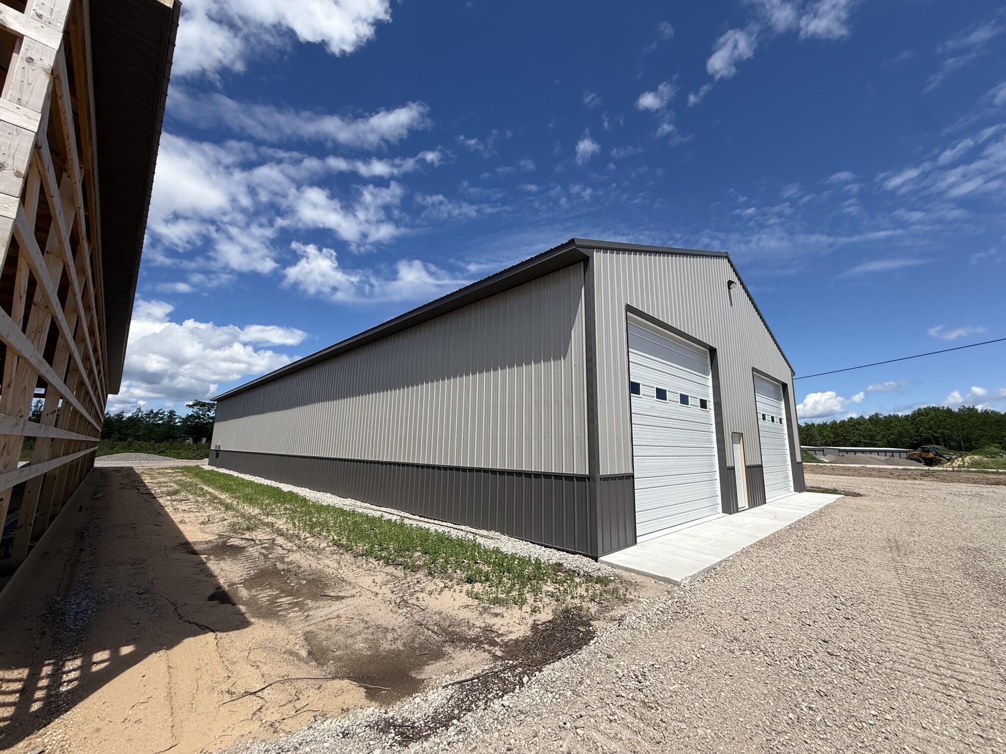 5605 Commerce Boulevard, 3