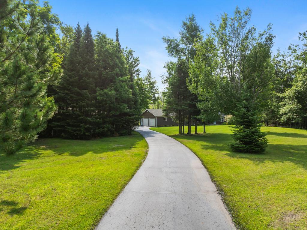 5654 Little Canada Road