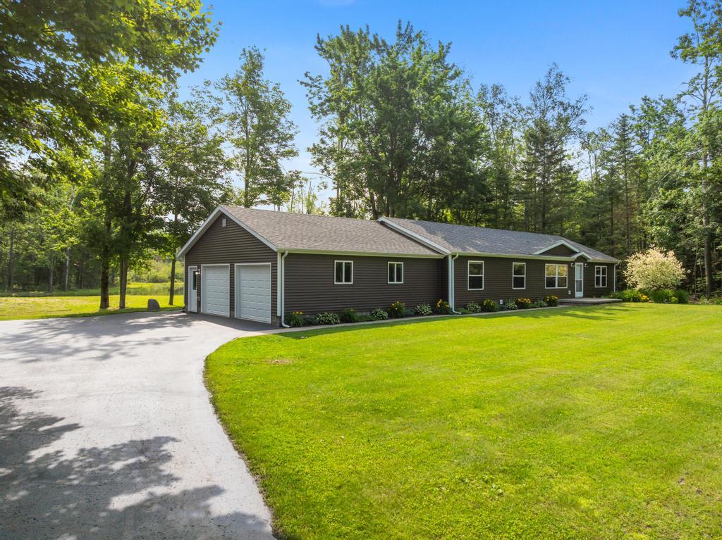 5654 Little Canada Road