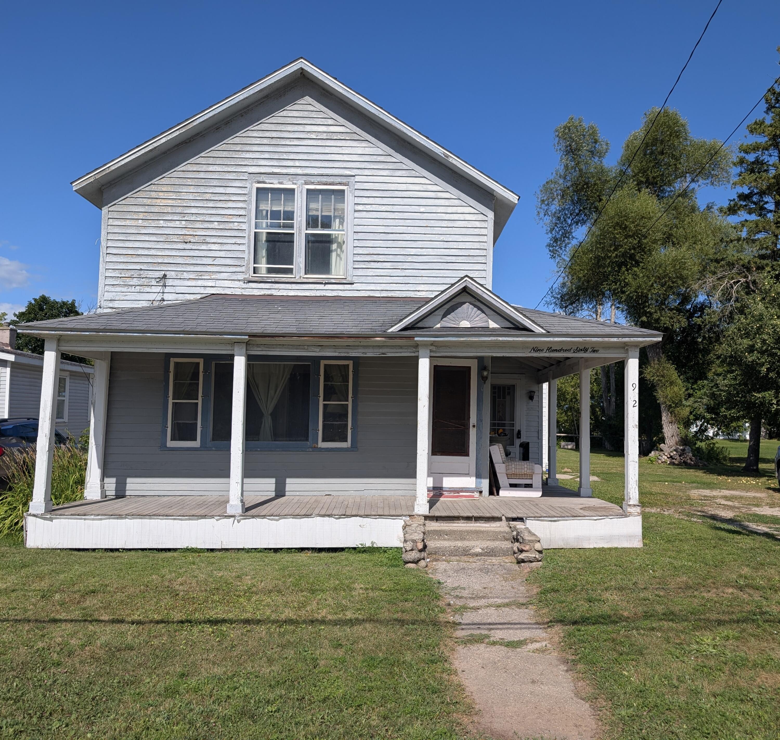 962 Mackinaw Avenue