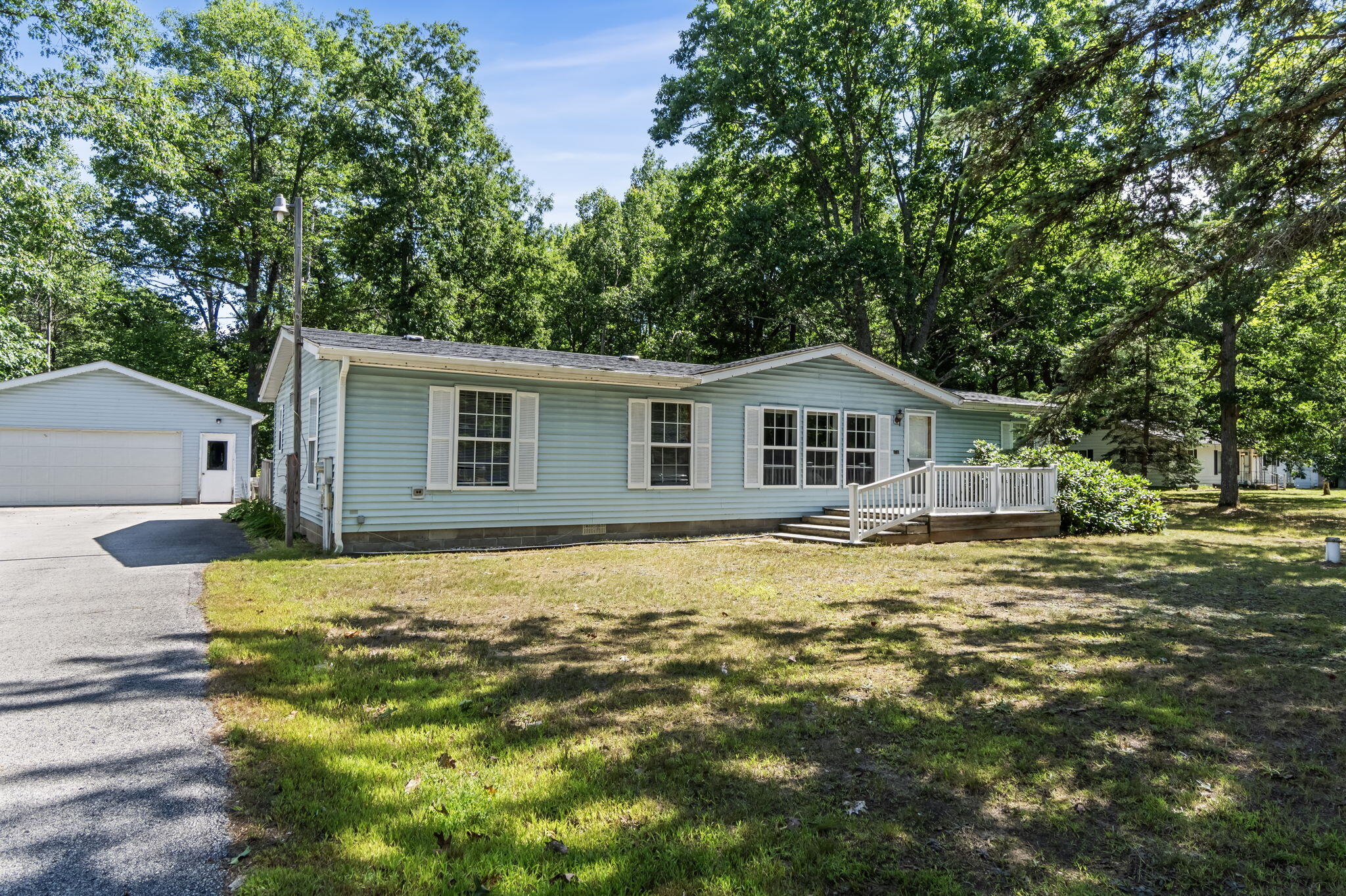 4735 Forest Trail