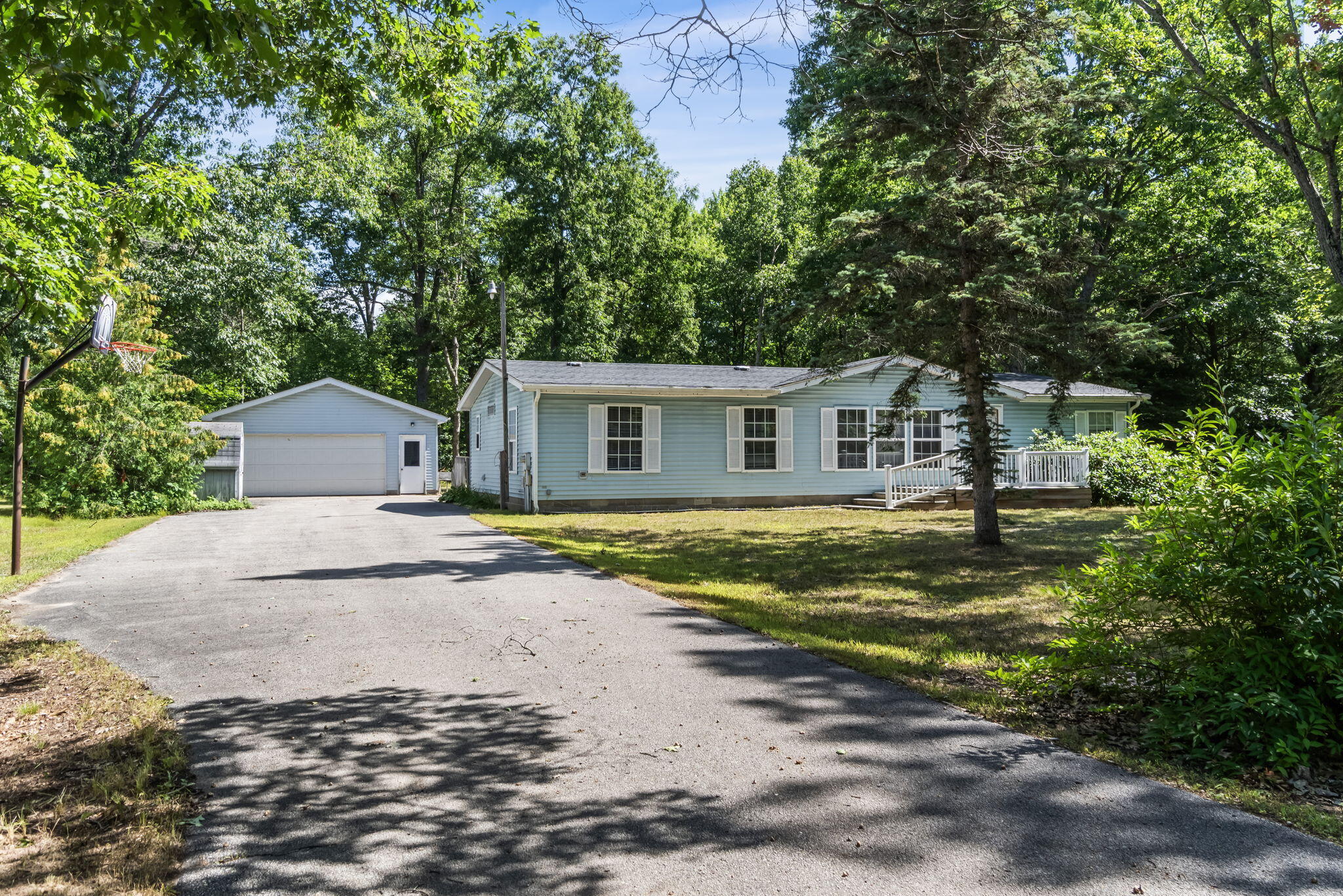 4735 Forest Trail