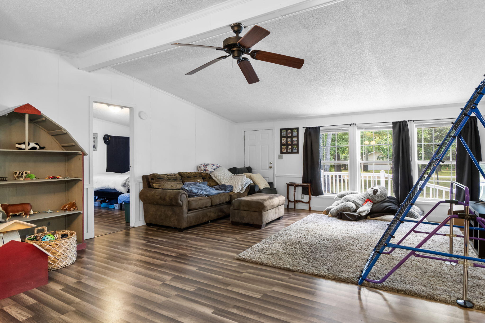 4735 Forest Trail