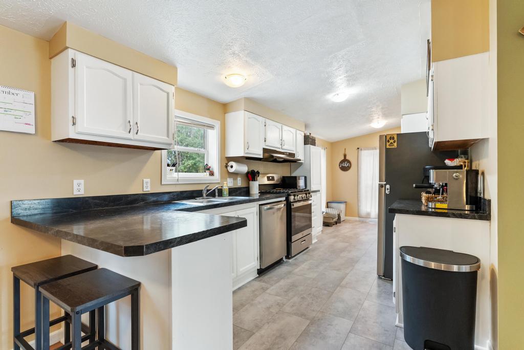 6028 Berry Lane