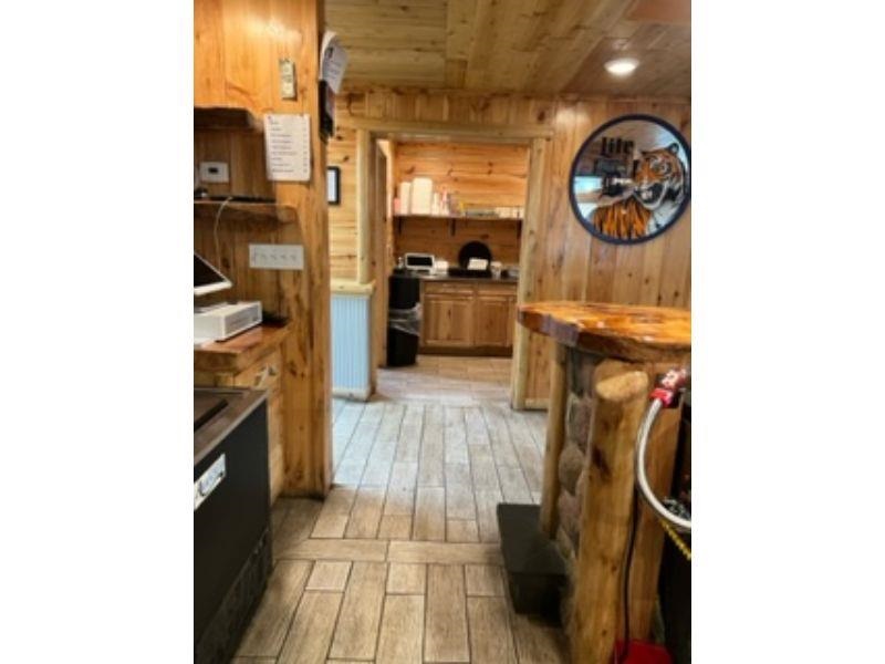 1208 N US 31 Highway