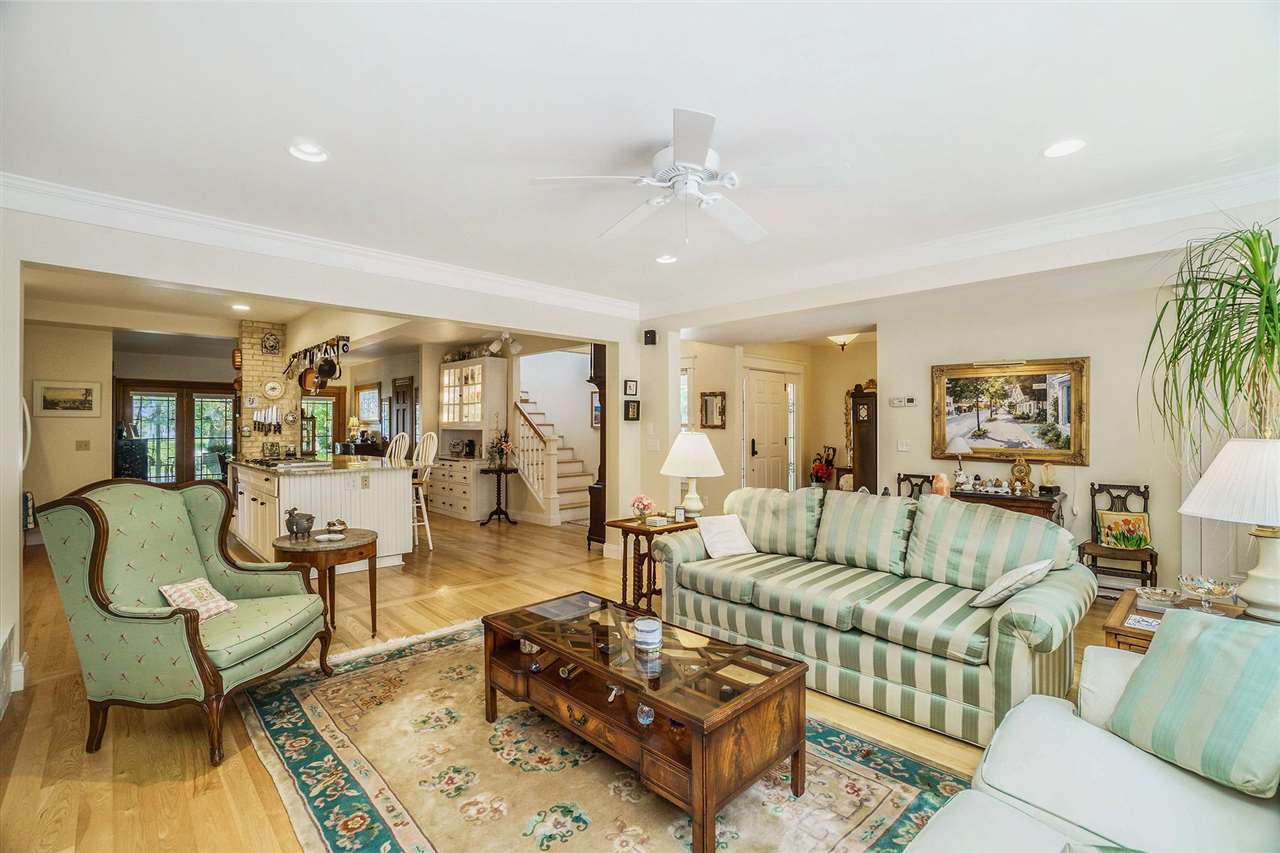345 W Third St