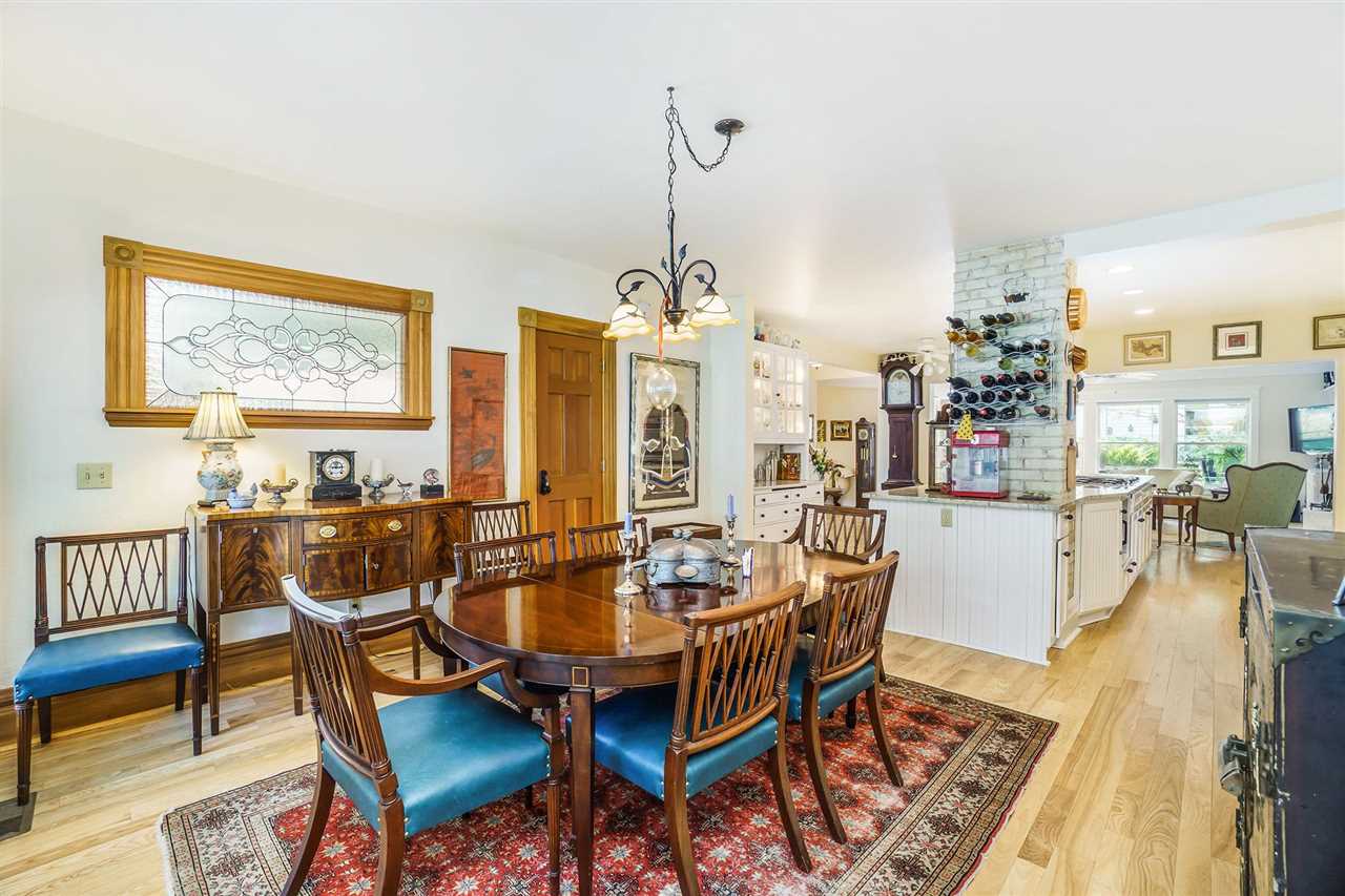 345 W Third St