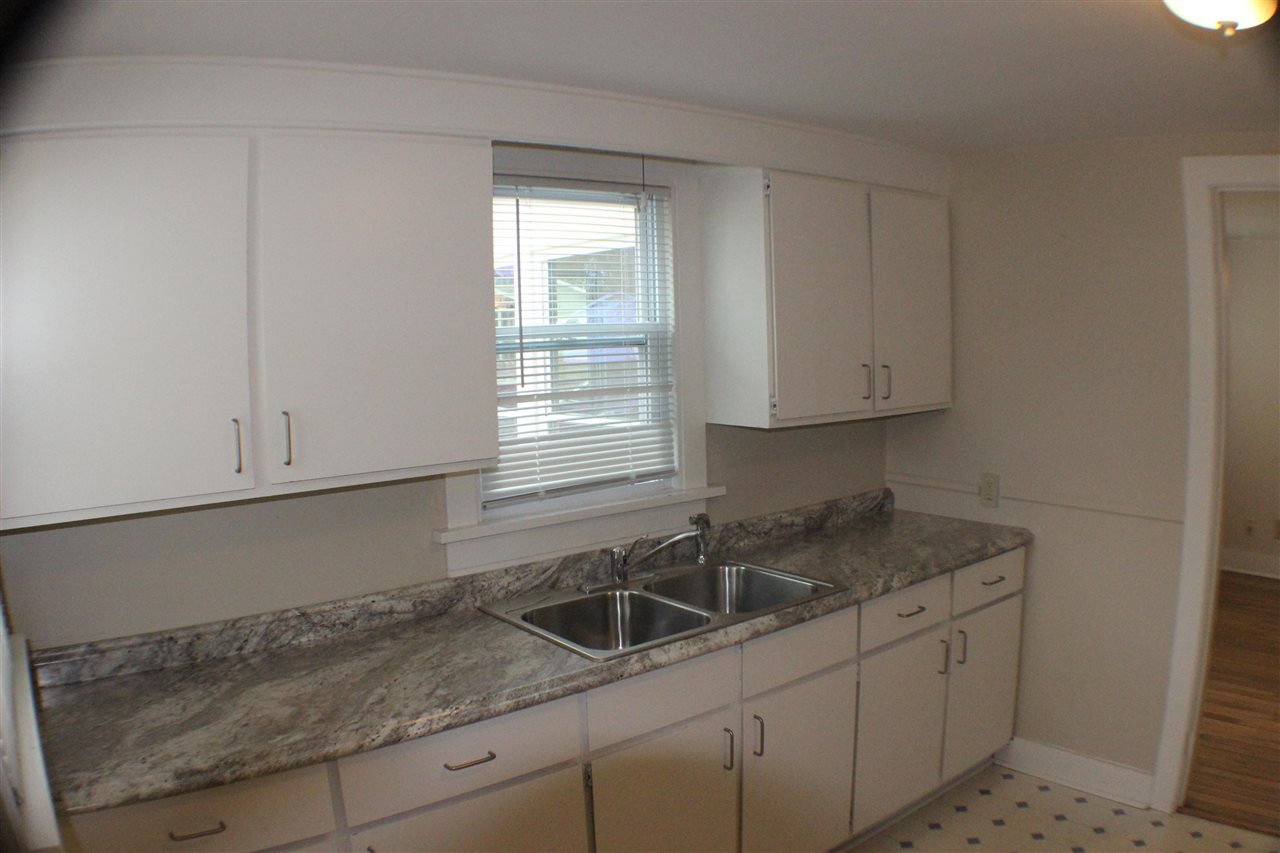 211 W Upright Avenue
