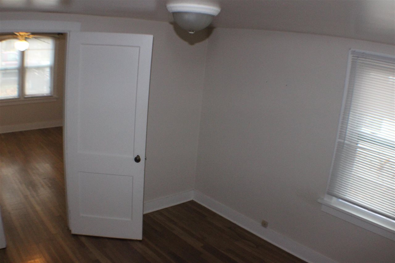 211 W Upright Avenue