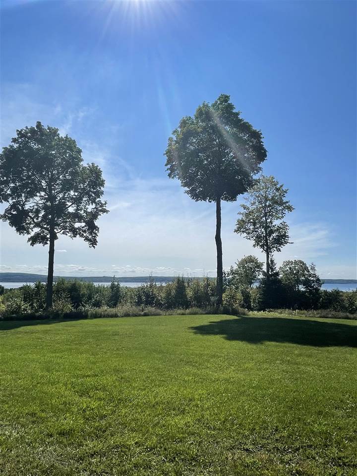 8050 Broken Ridge East